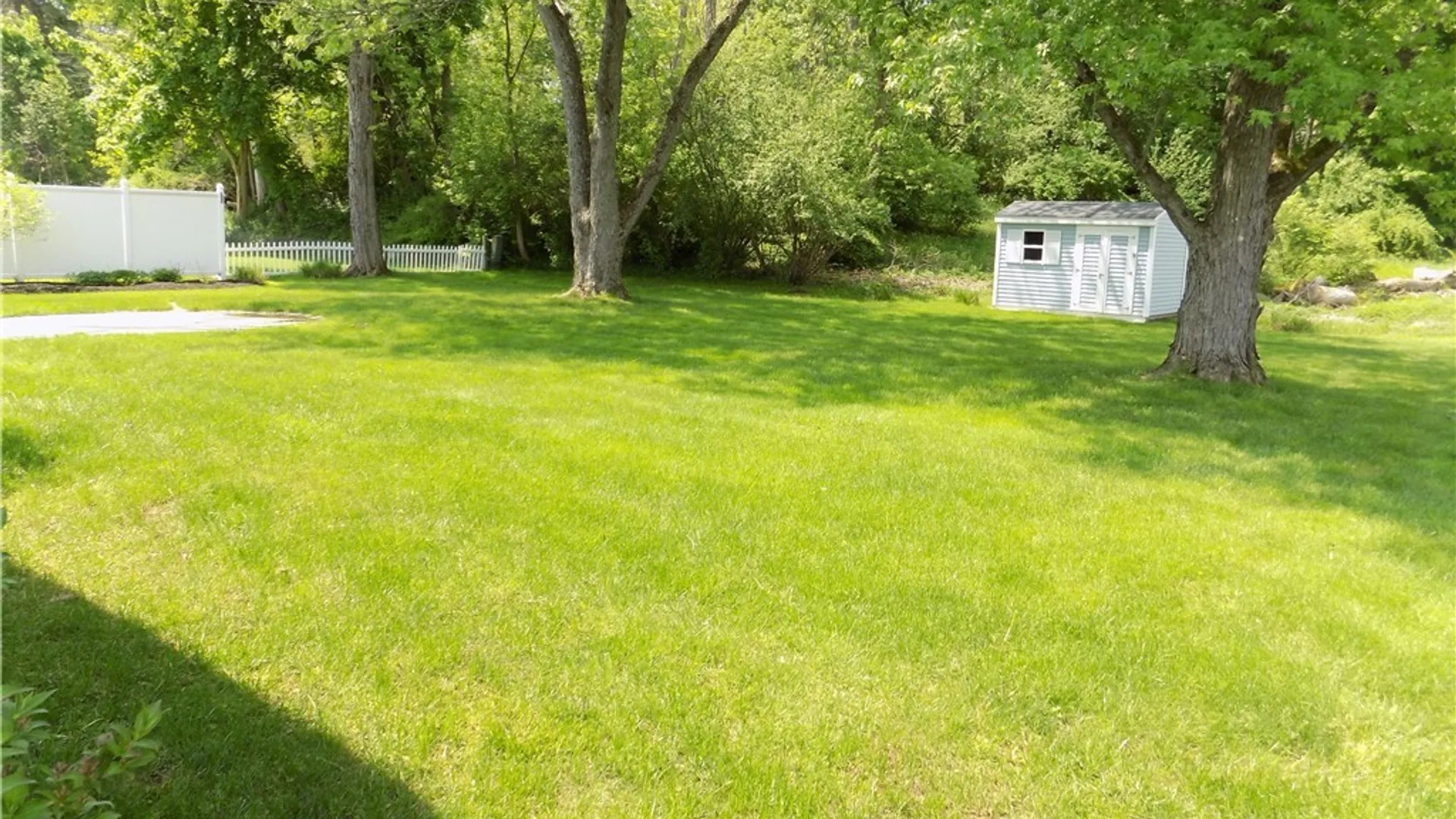 Property at 12 Court Knolle, New Hartford, NY 13413 3