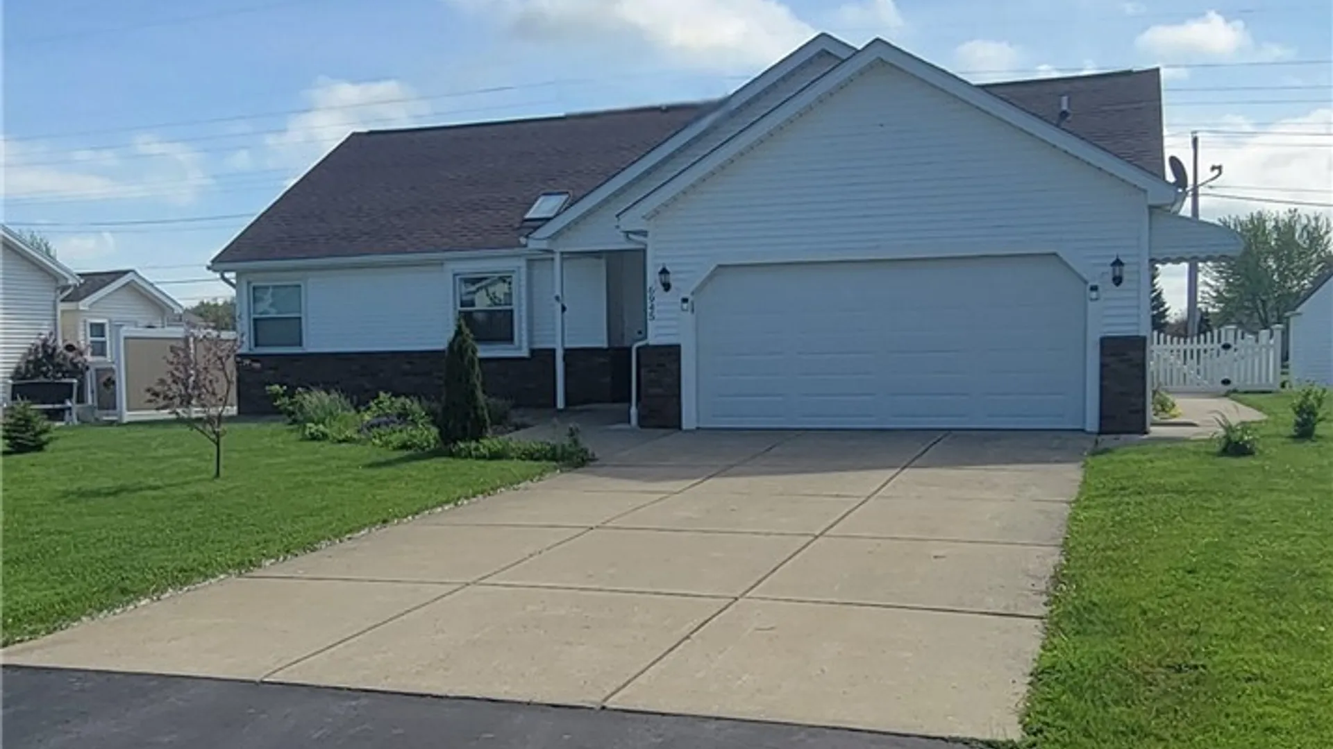 Property at 6945 Walmore Road, Wheatfield, NY 14304 3