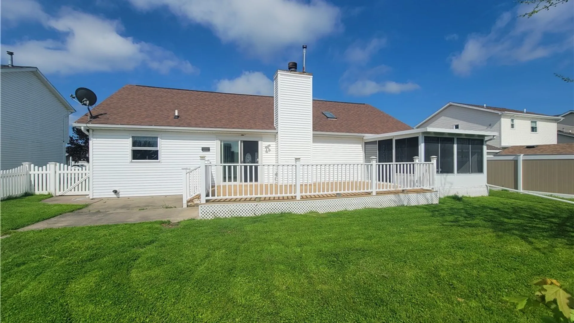 Property at 6945 Walmore Road, Wheatfield, NY 14304 4