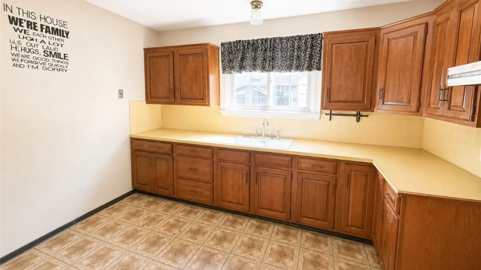Property at 117 Proctor Avenue, Buffalo, NY 14215 9