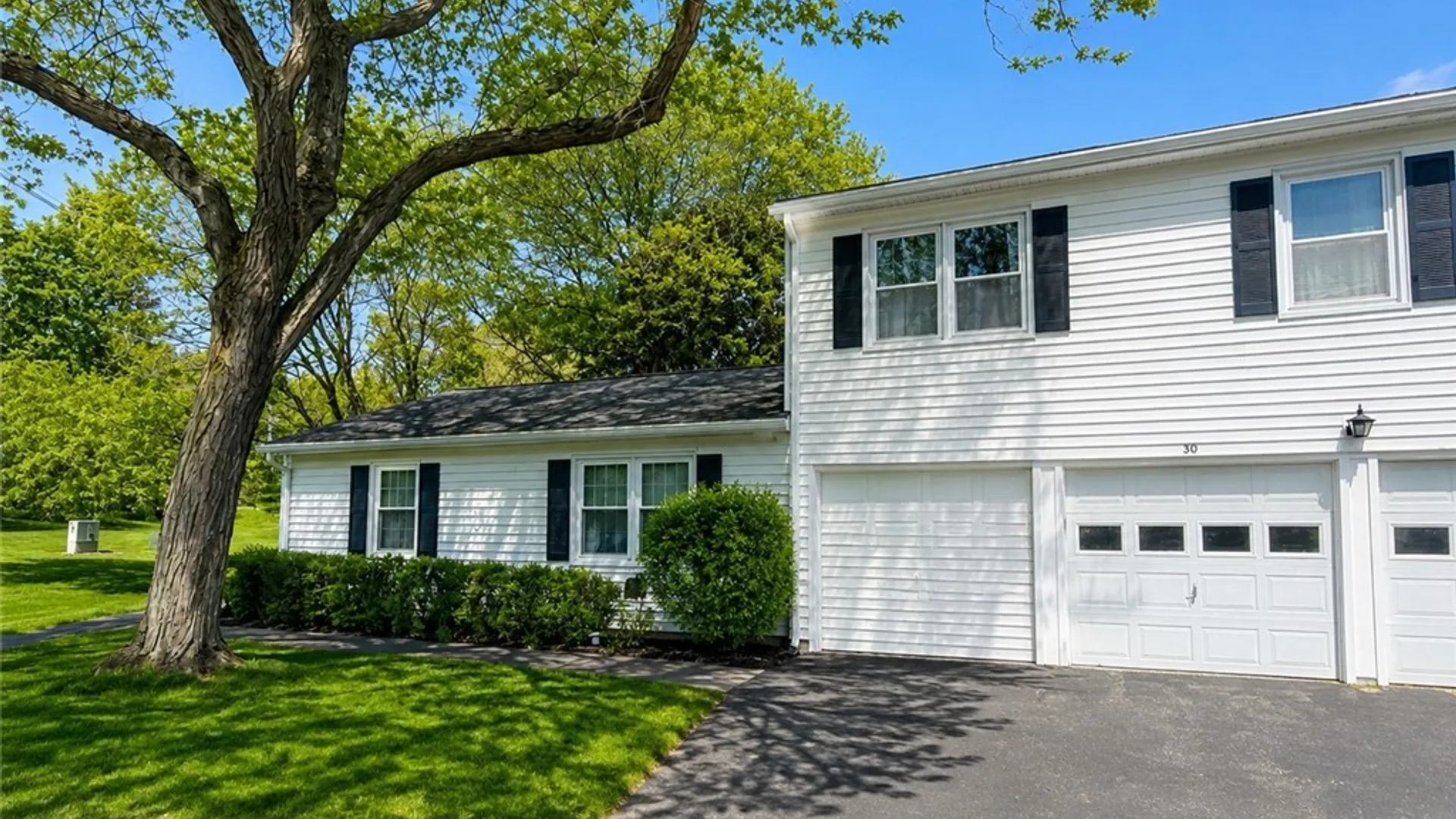 Property at 30 Foxcroft, Perinton, NY 14450 3