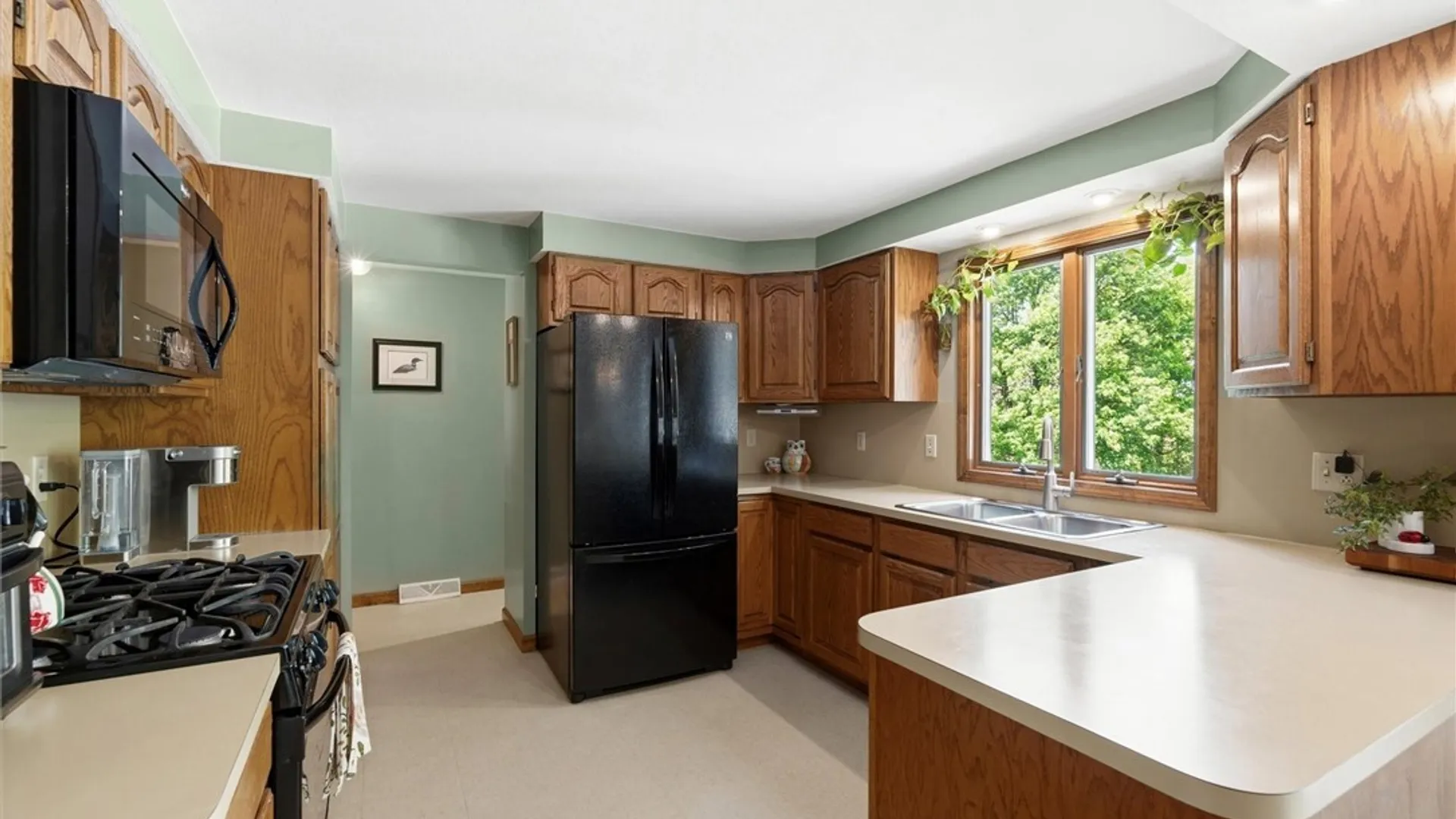 Property at 41 Elm Hill, Camillus, NY 13031 15