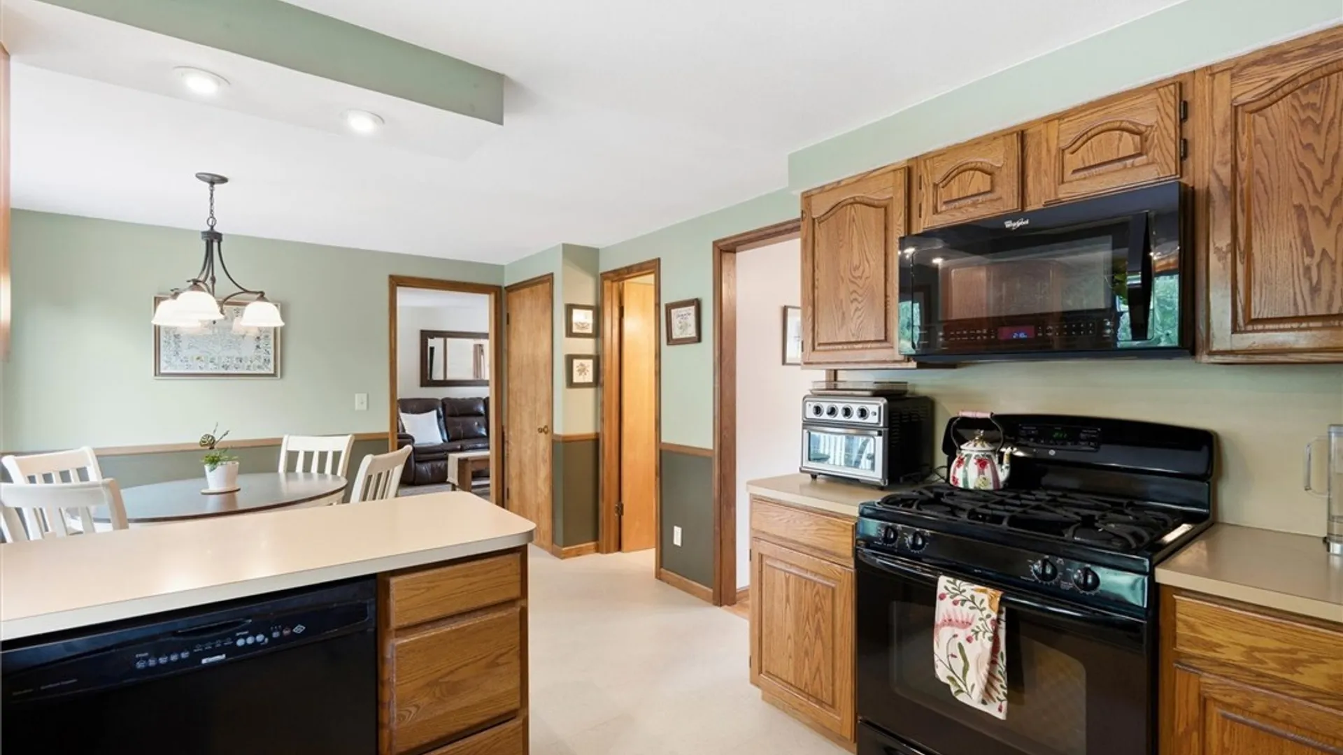 Property at 41 Elm Hill, Camillus, NY 13031 17