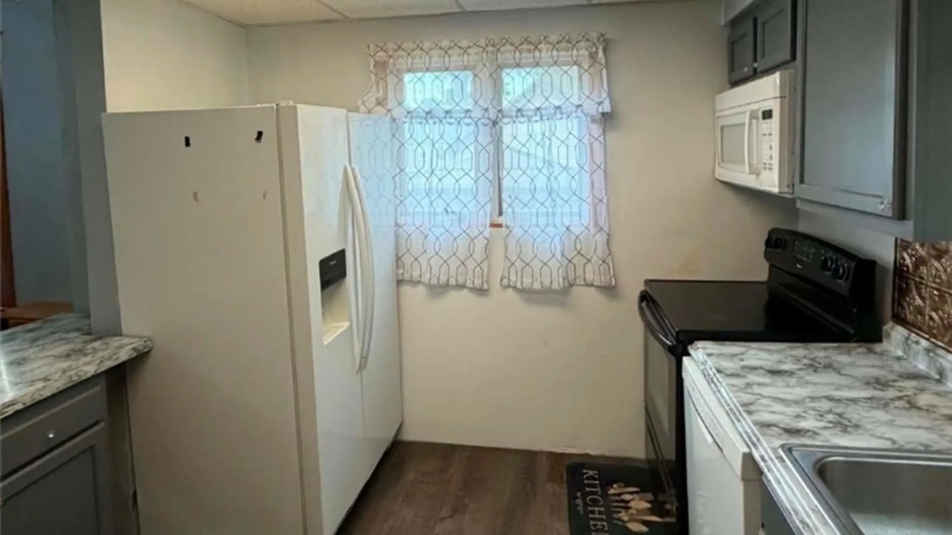 Property at 2410 Cleveland Avenue, Niagara Falls, NY 14305 10