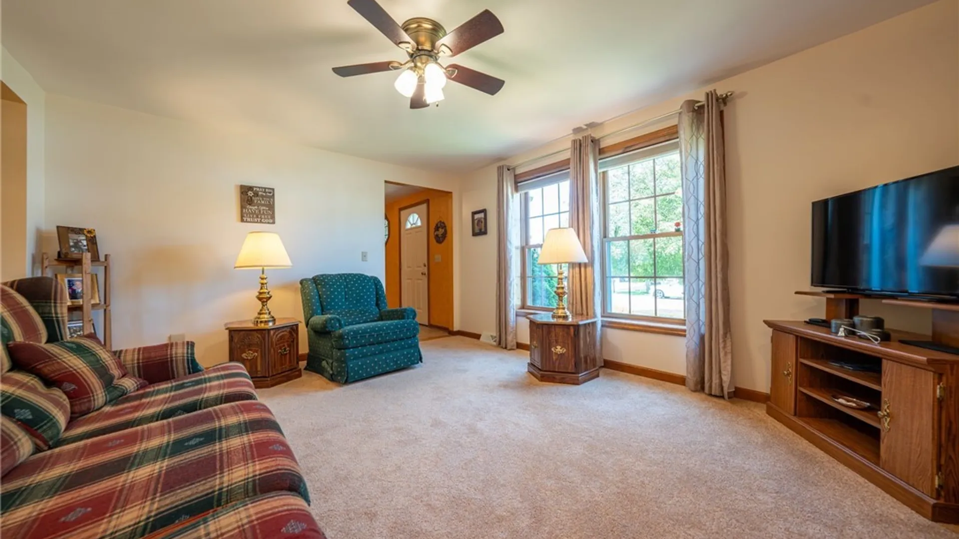Property at 38 Fawn Trl, West Seneca, NY 14224 14