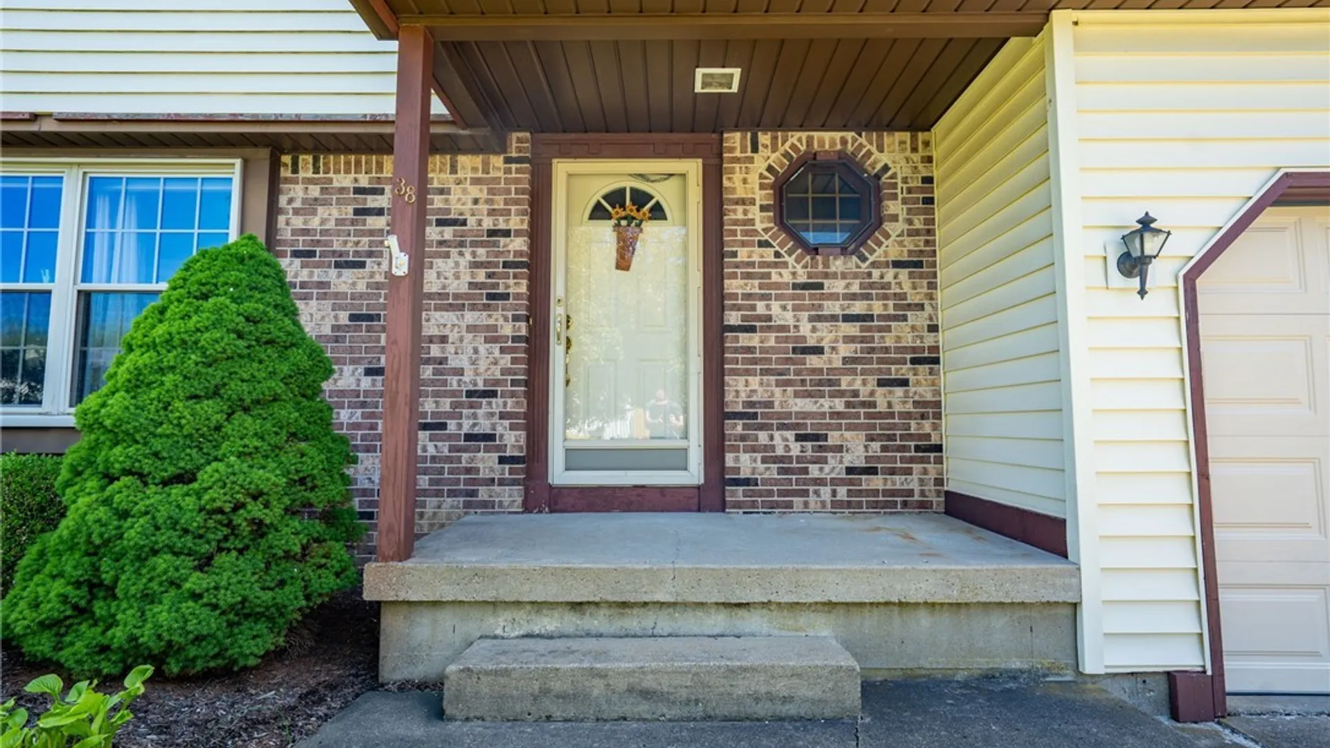 Property at 38 Fawn Trl, West Seneca, NY 14224 3
