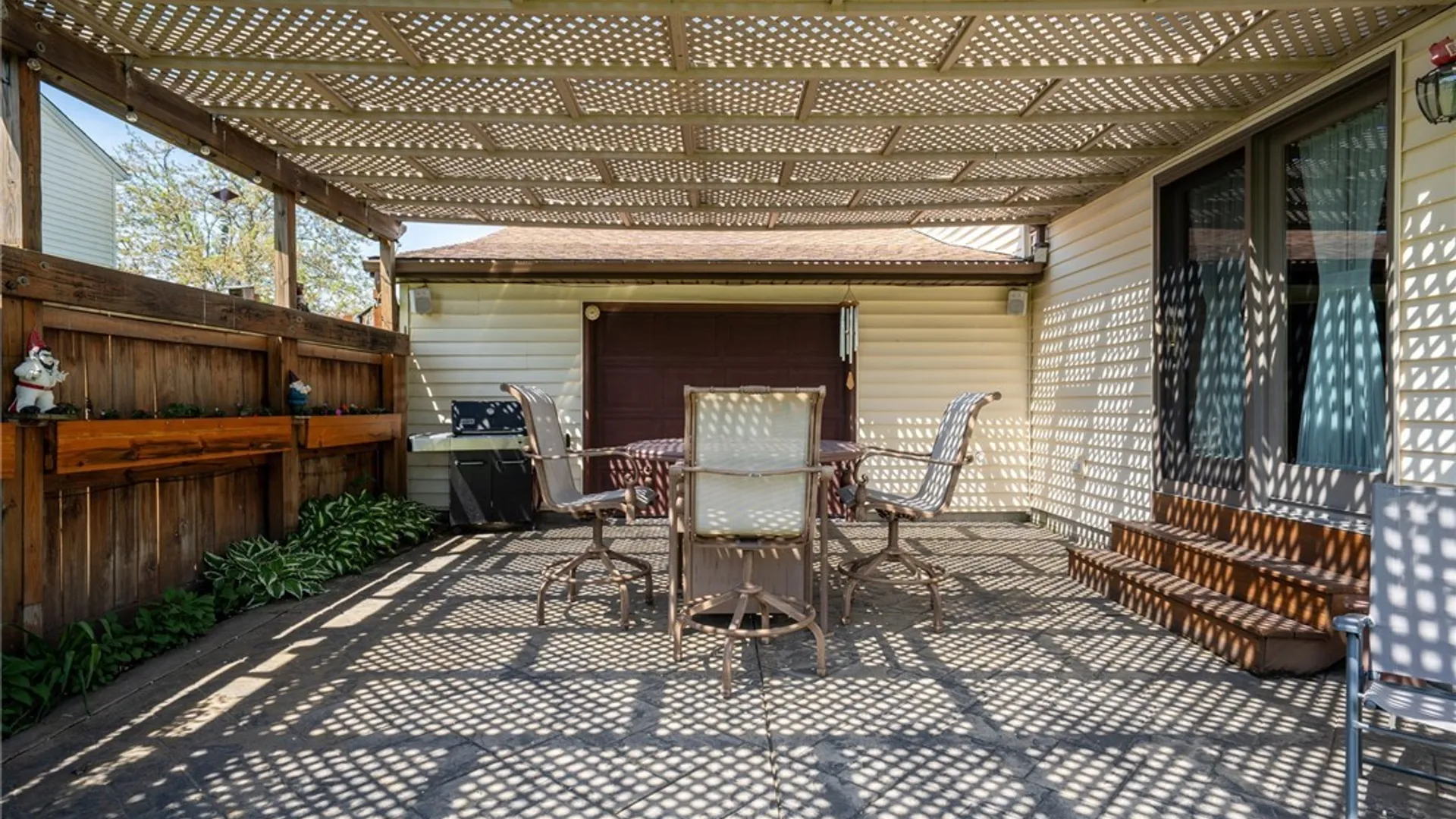 Property at 38 Fawn Trl, West Seneca, NY 14224 44