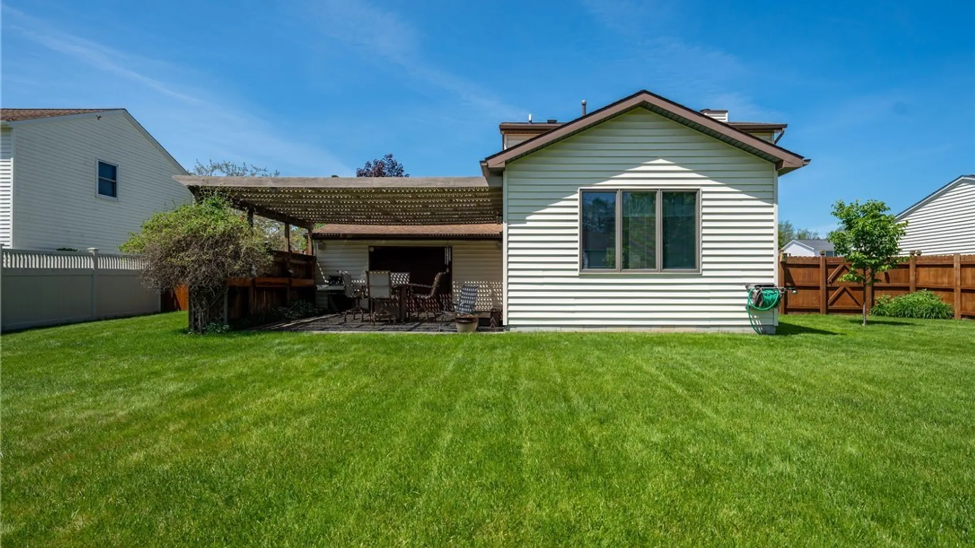 Property at 38 Fawn Trl, West Seneca, NY 14224 46