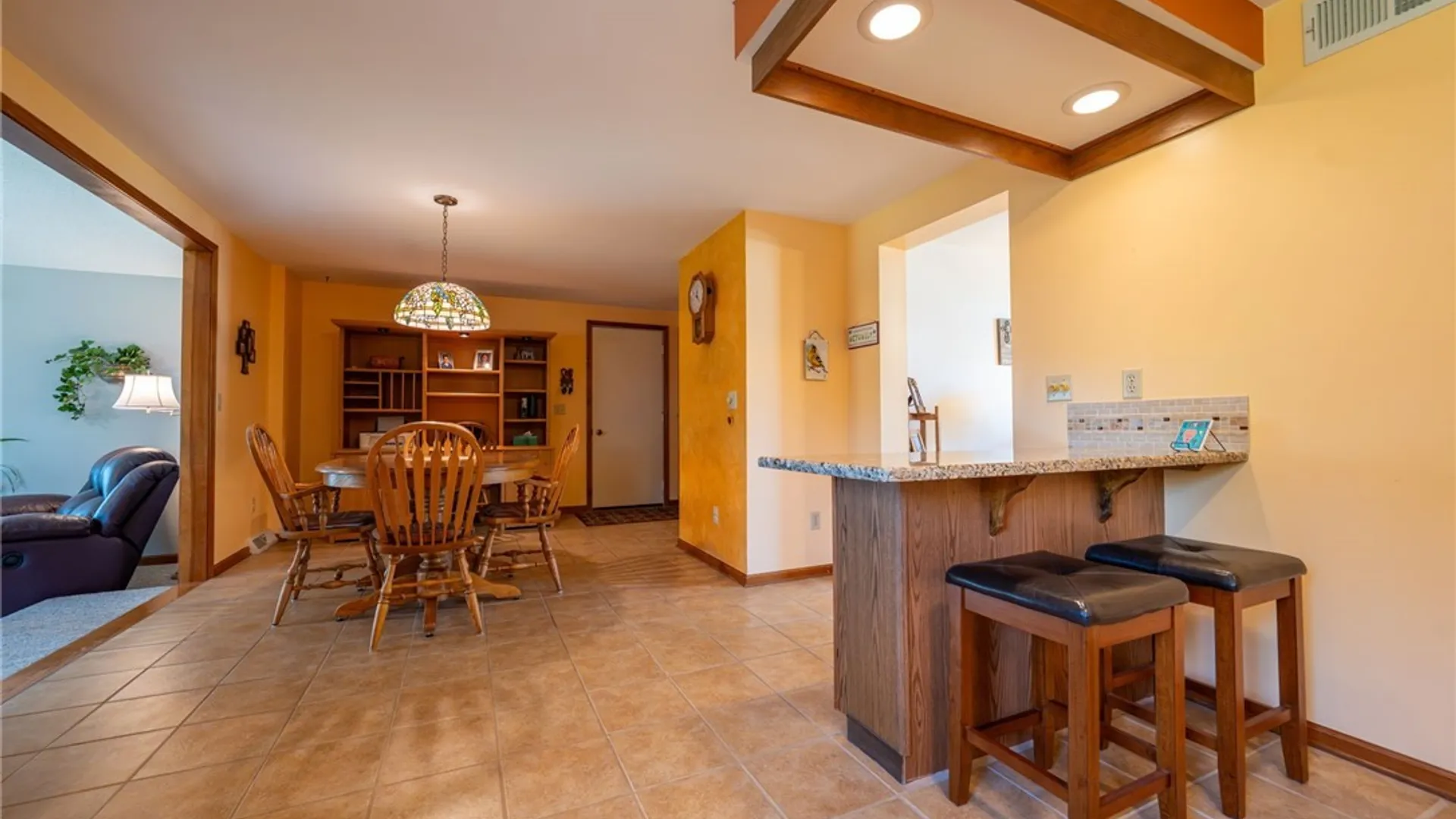 Property at 38 Fawn Trl, West Seneca, NY 14224 9