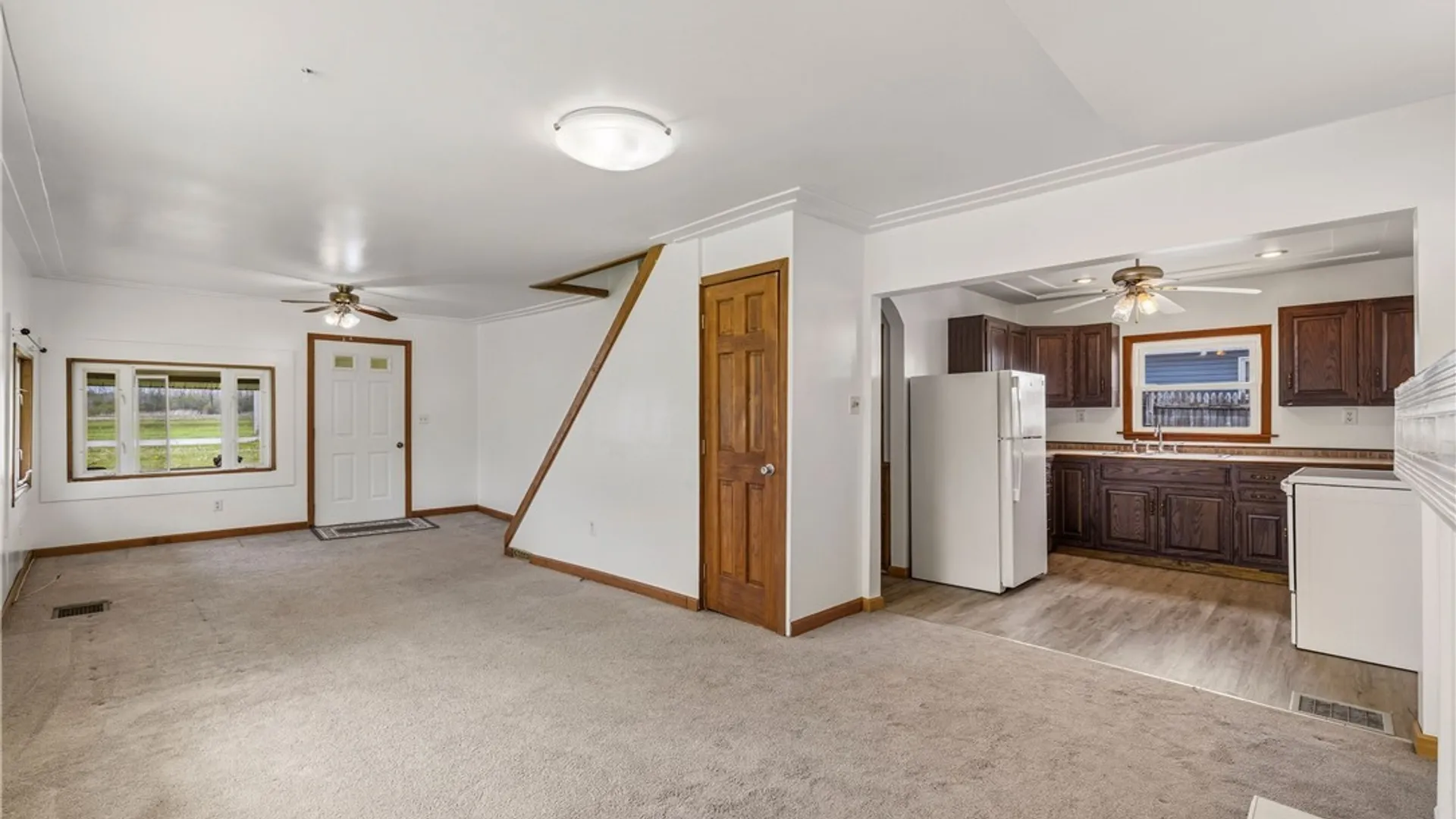 Property at 6129 Lockport Road, Niagara, NY 14305 4
