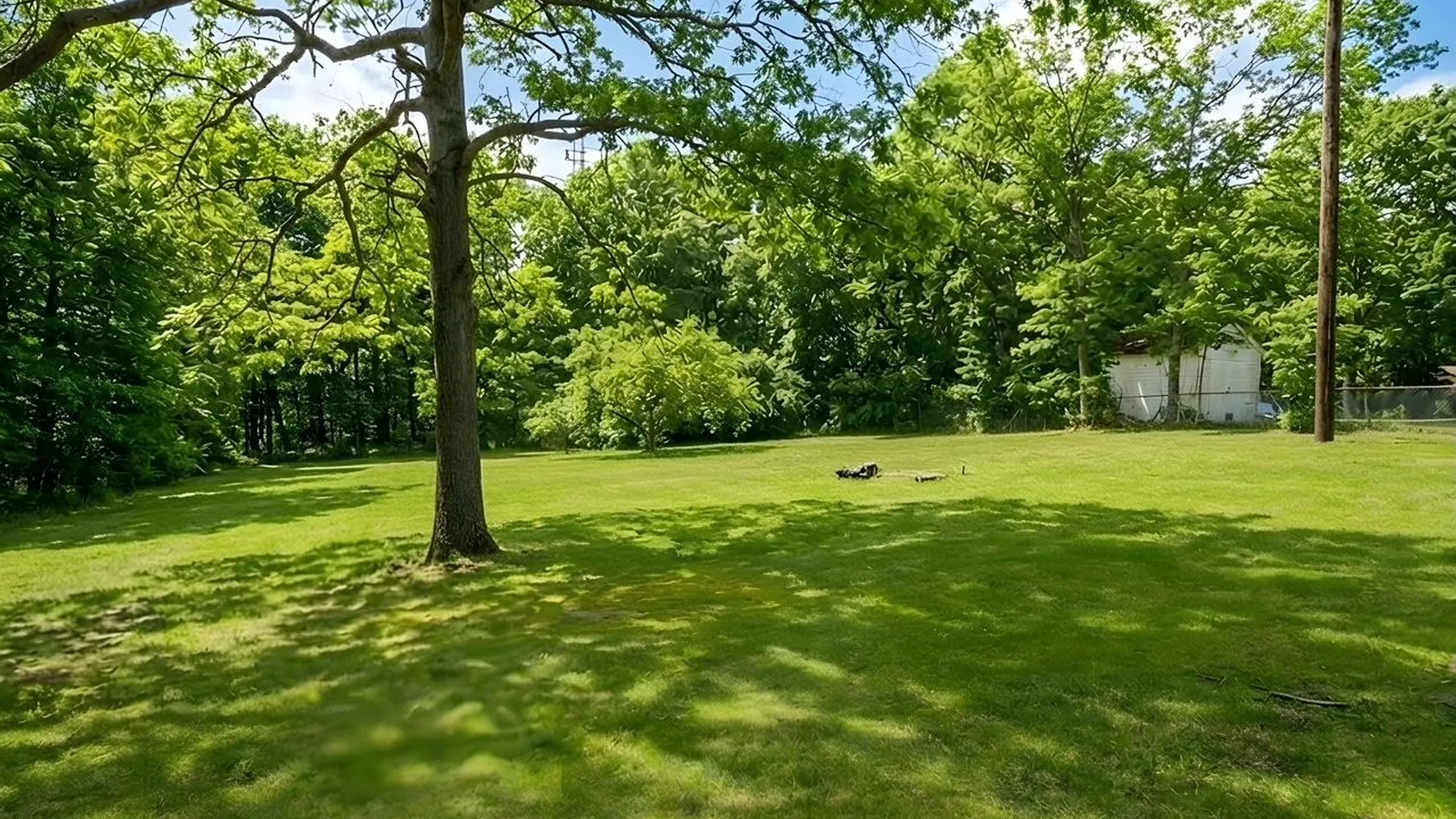 Property at 318 Jamaica Avenue, Medford, NY 11763 3