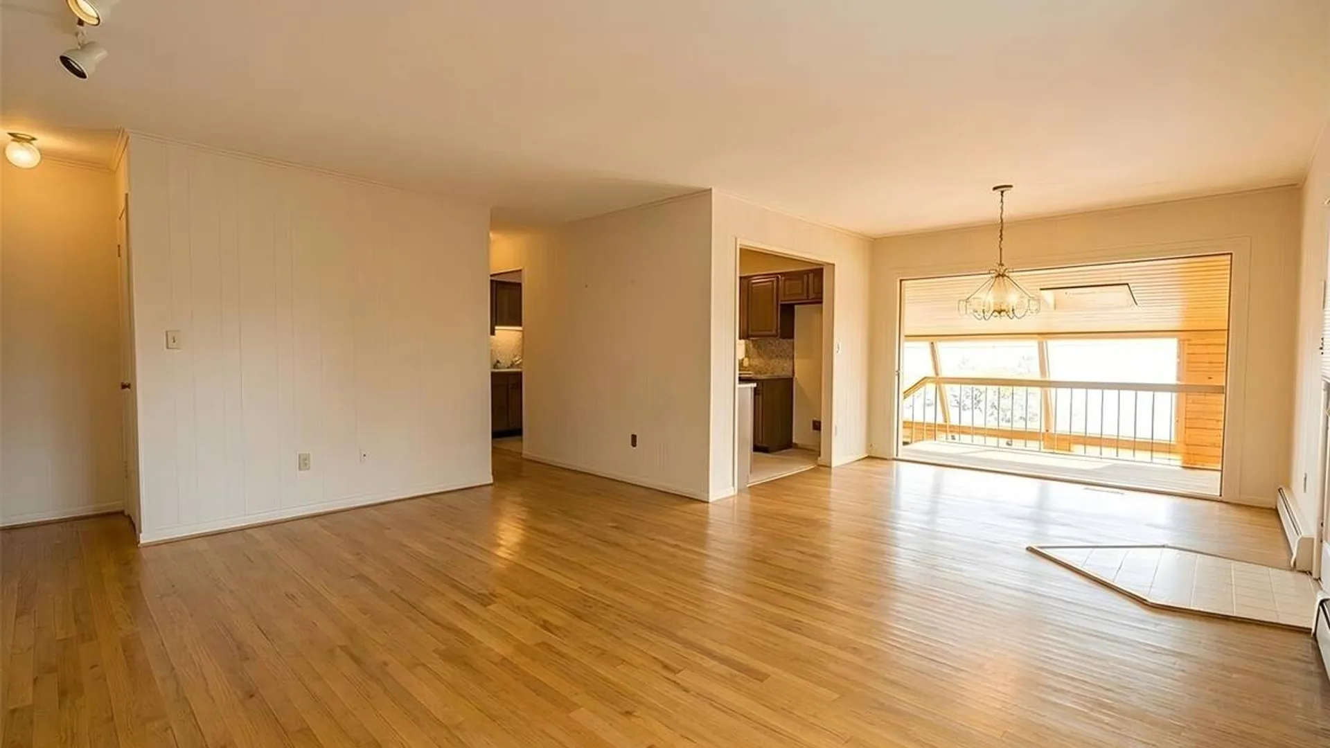 Property at 318 Jamaica Avenue, Medford, NY 11763 5