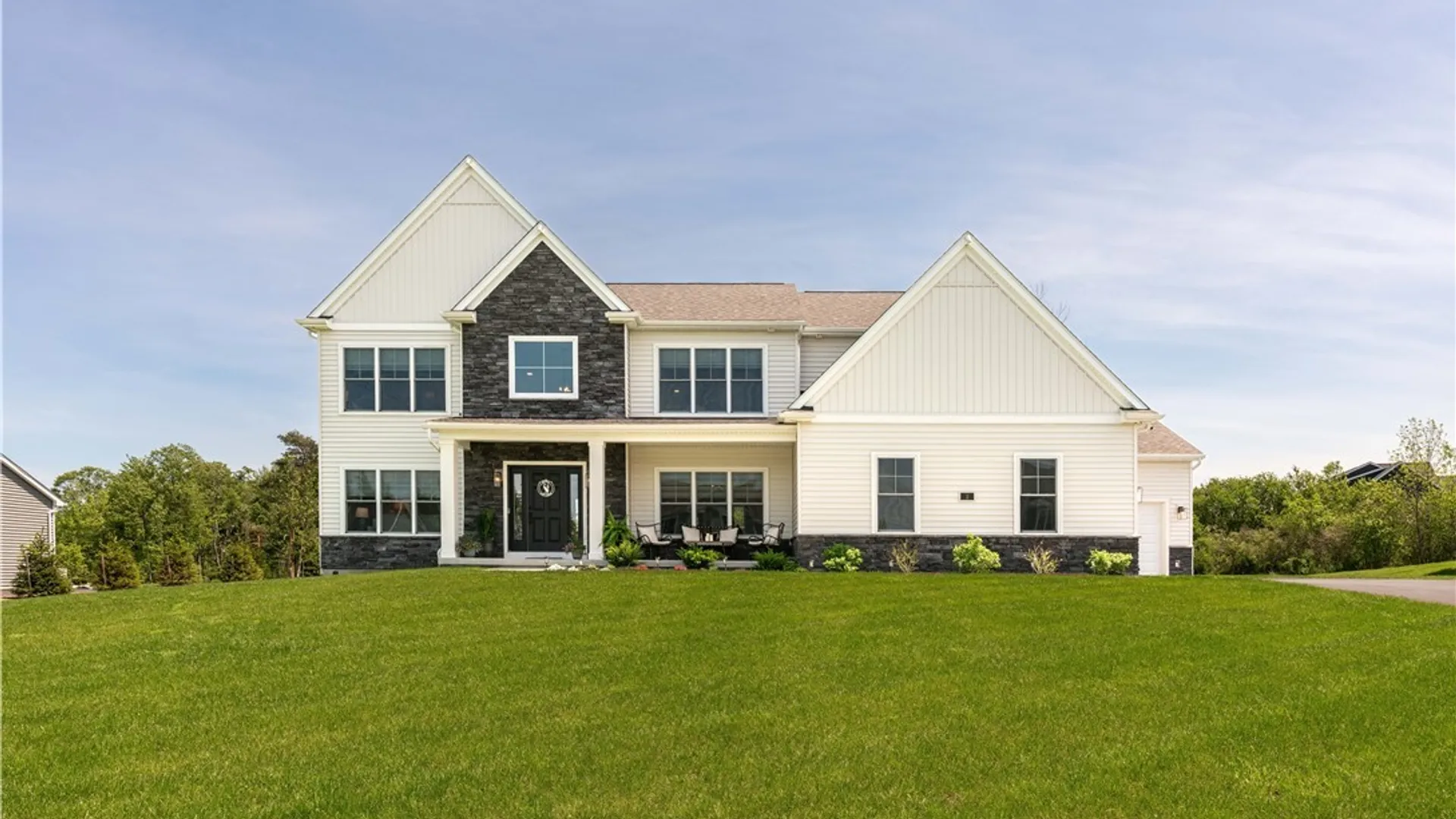 Property at 3 Blue Heron Drive, Orchard Park, NY 14127 2