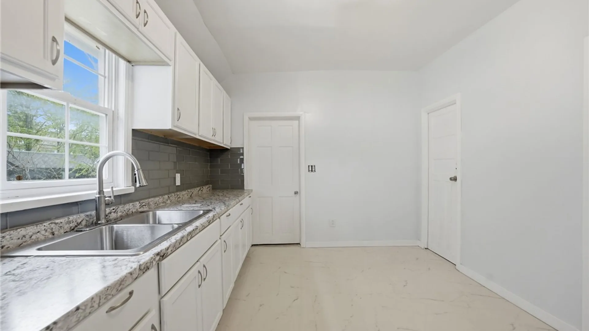 Property at 262 Sumner Place, Buffalo, NY 14211 17