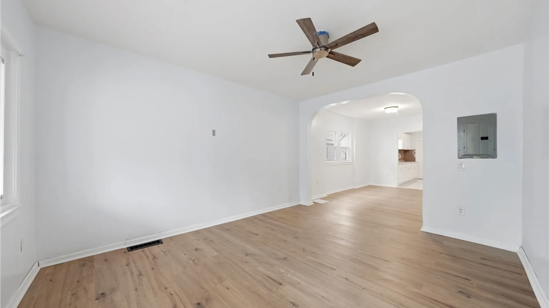 Property at 262 Sumner Place, Buffalo, NY 14211 8