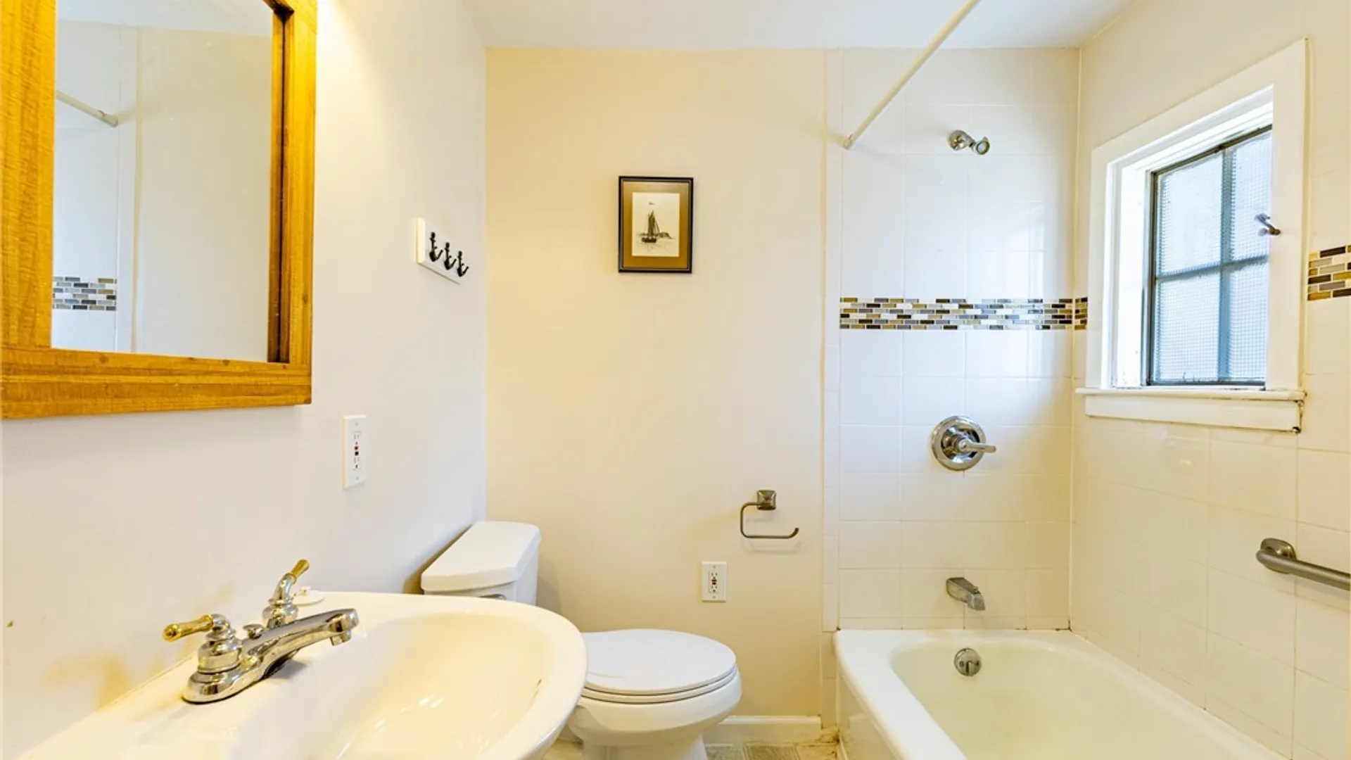 Property at 2520 Edgemere Drive, Greece, NY 14612 27