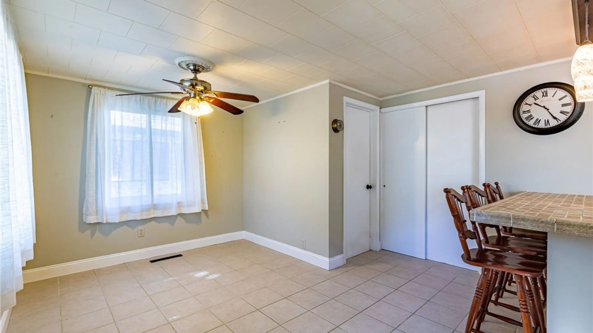 Property at 2520 Edgemere Drive, Greece, NY 14612 5