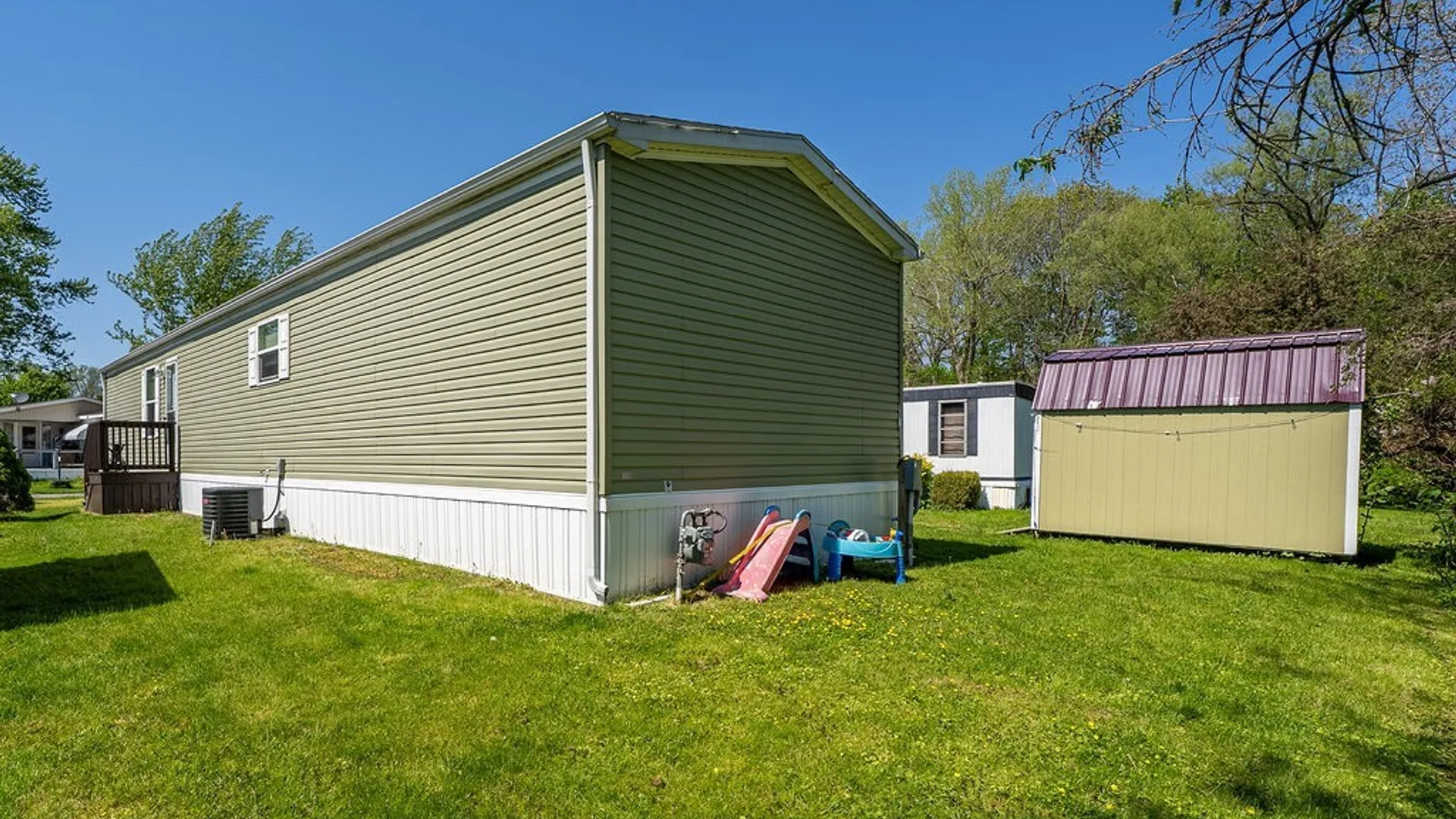 Property at 60 Carefree Lane, Cheektowaga, NY 14227 4