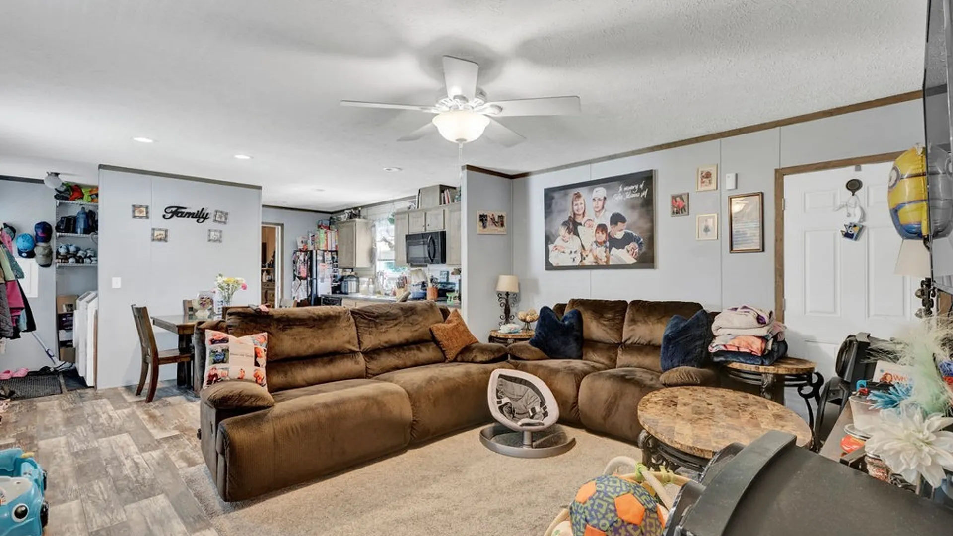 Property at 60 Carefree Lane, Cheektowaga, NY 14227 9