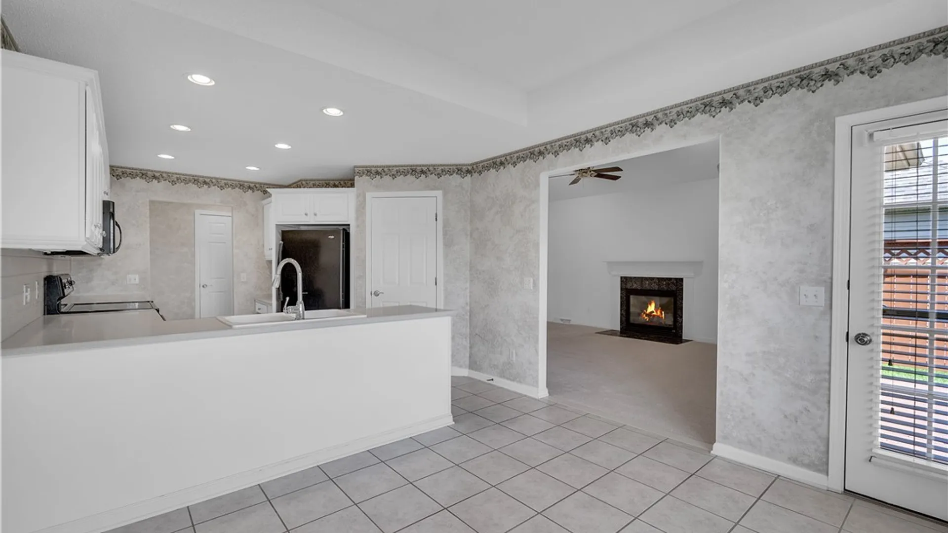 Property at 5527 Hemdale Drive, Clarence, NY 14221 25