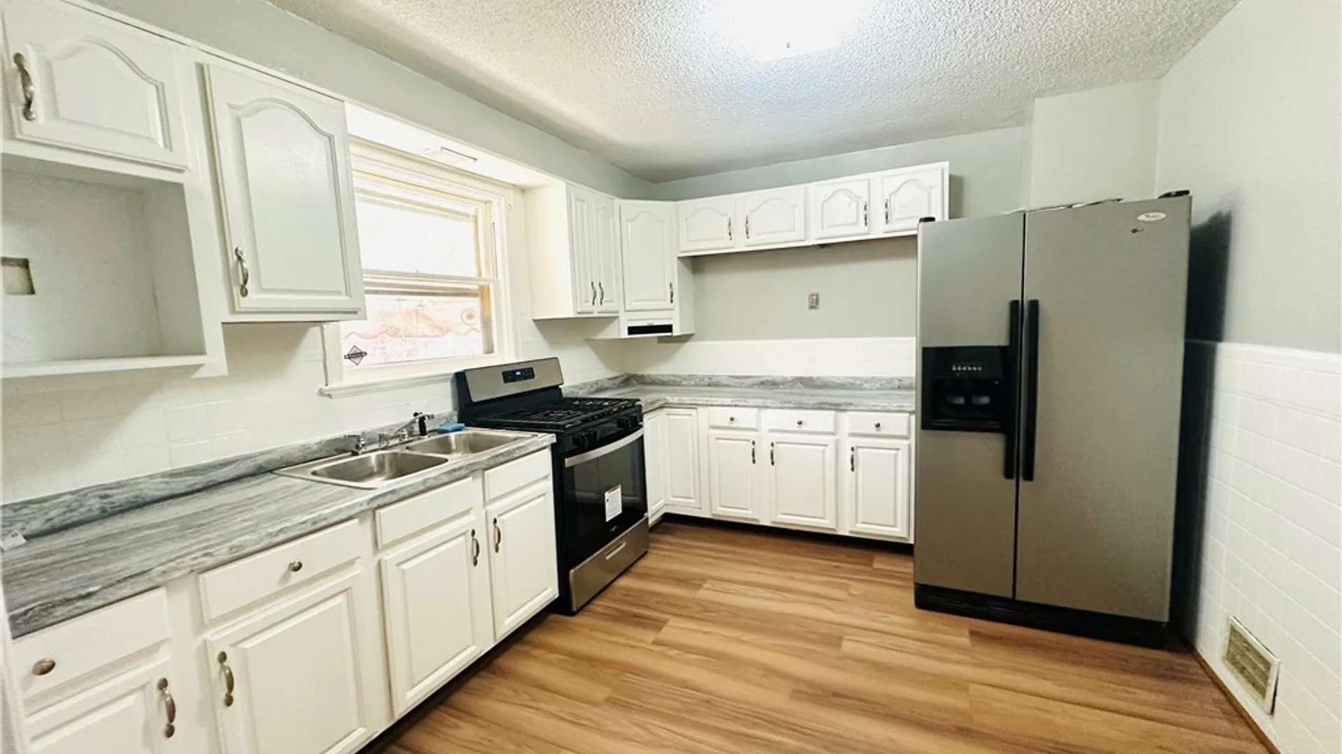 Property at 39 Benwood Avenue, Buffalo, NY 14214 5