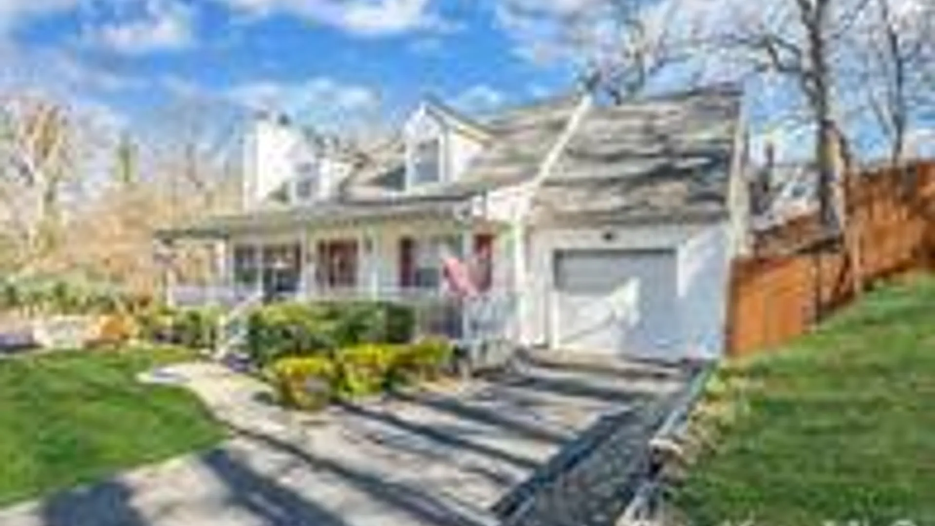 Property at 36 Aloma Rd, Rocky Point, NY 11778 2