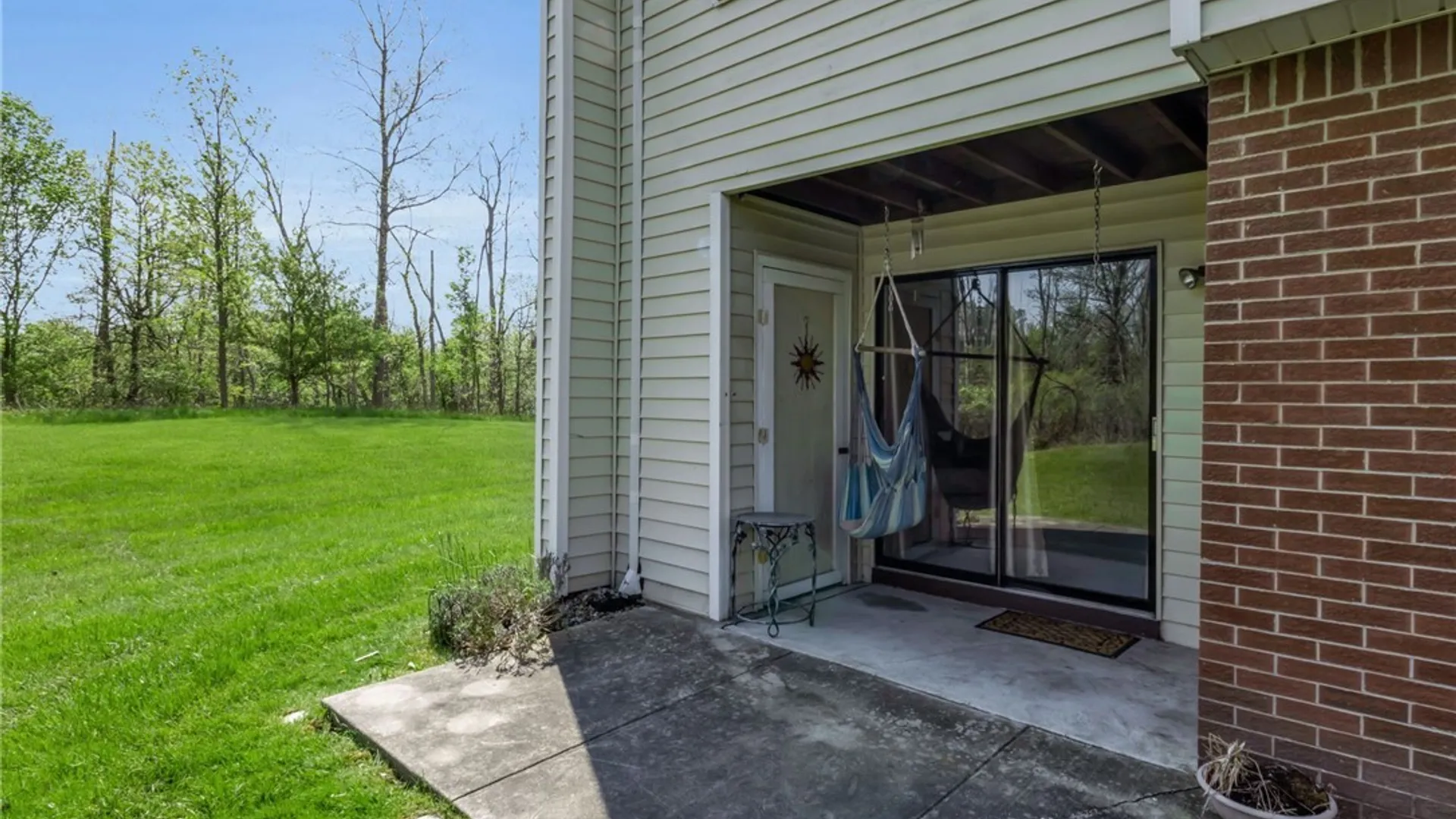 Property at 43 Bee Hunter Court, Amherst, NY 14051 2