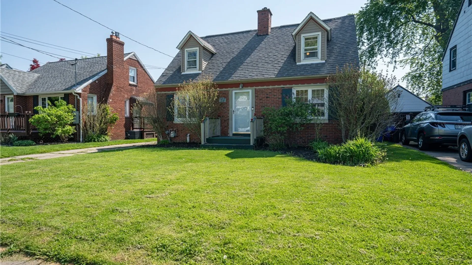 Property at 116 Woodcrest Drive, West Seneca, NY 14220 2