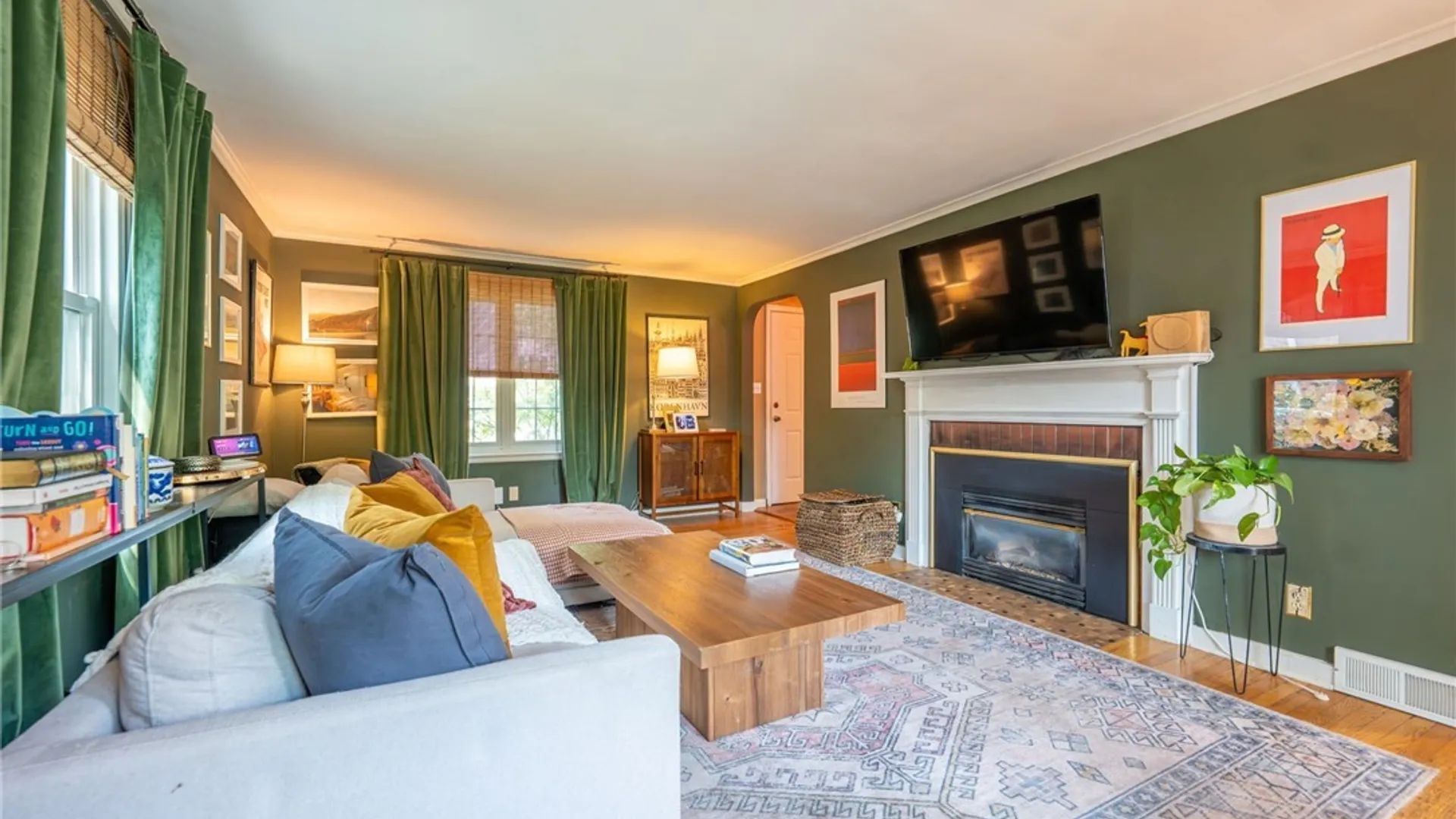 Property at 116 Woodcrest Drive, West Seneca, NY 14220 7