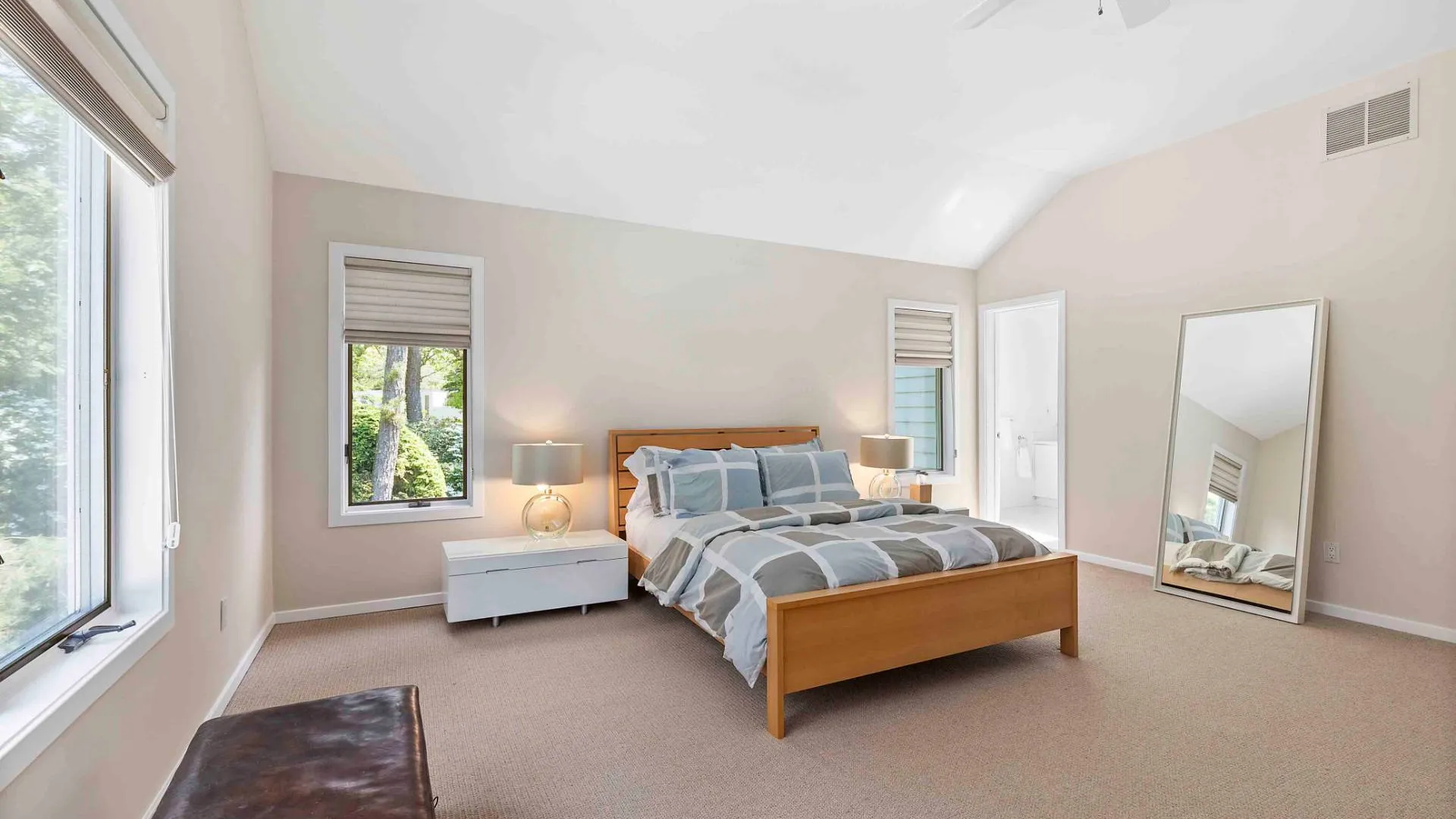 Property at 3 Acorn Path, Quogue, NY 11959 17