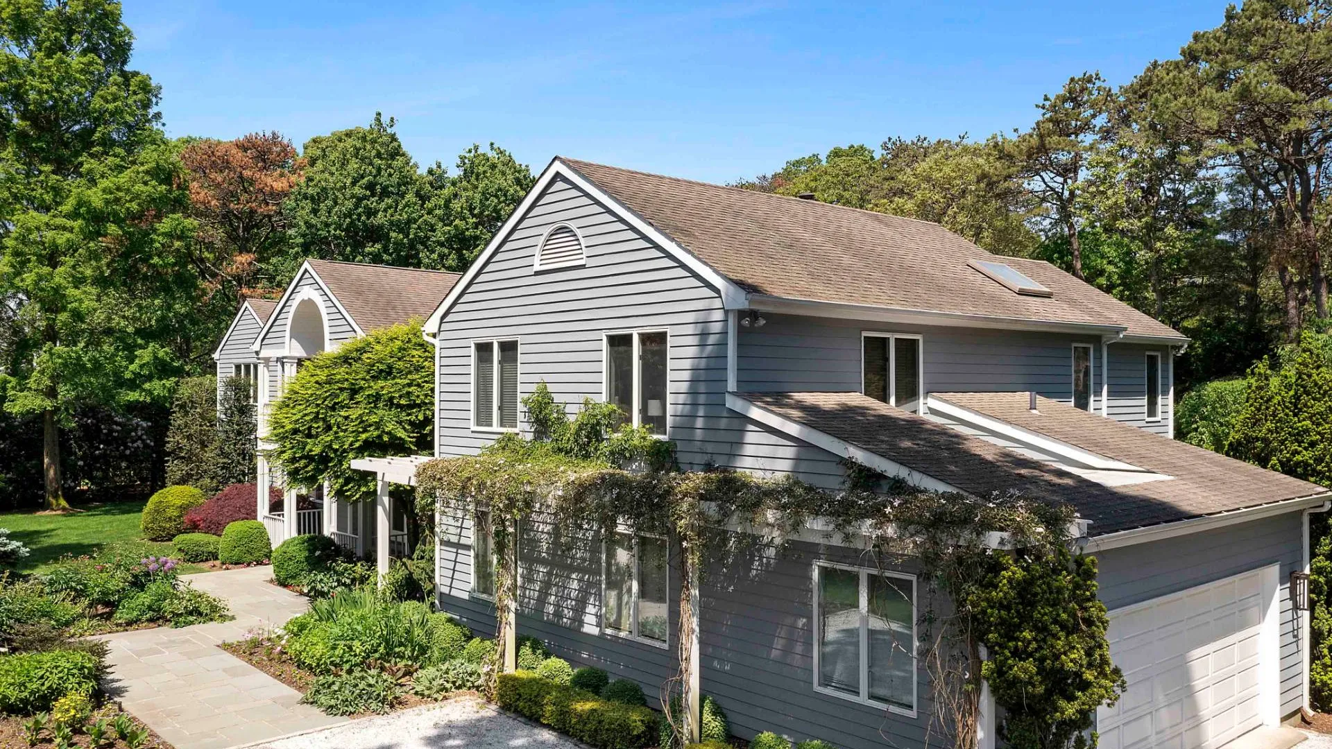 Property at 3 Acorn Path, Quogue, NY 11959 3