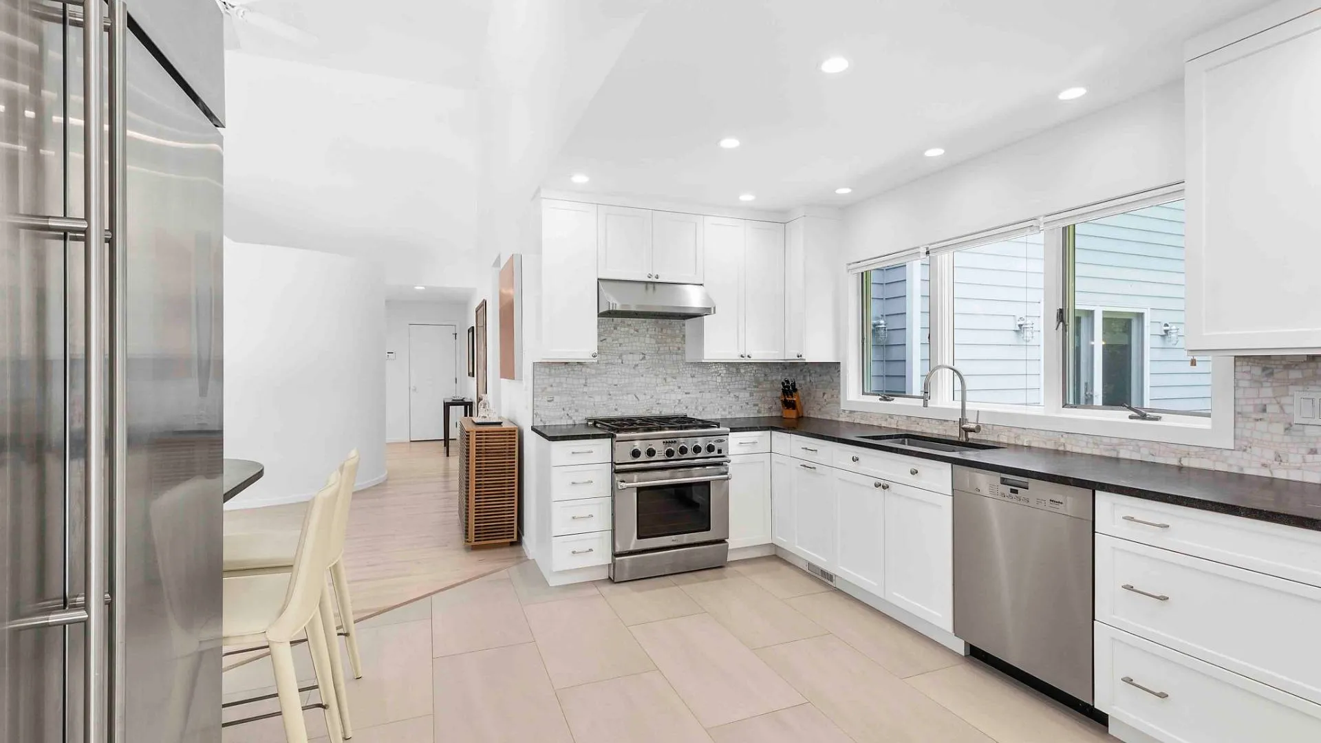 Property at 3 Acorn Path, Quogue, NY 11959 6