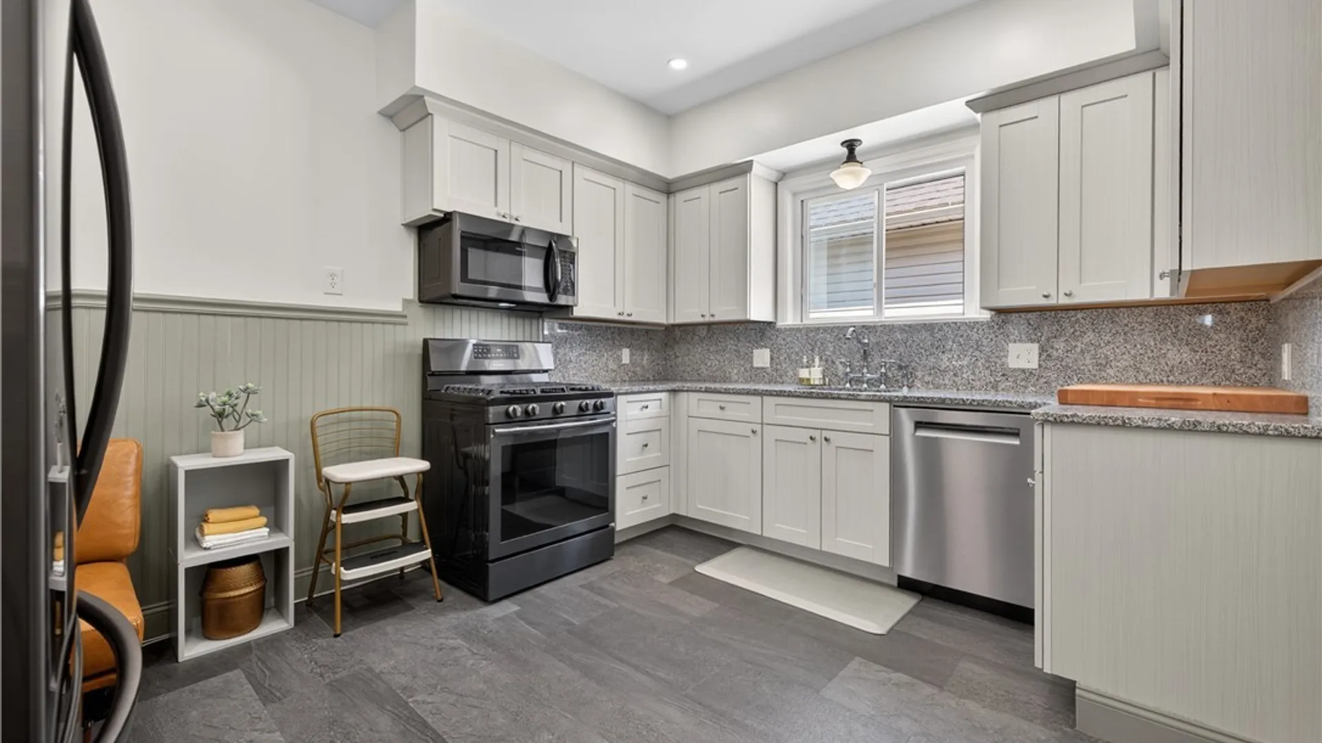 Property at 373 Woodward Avenue, Buffalo, NY 14214 10