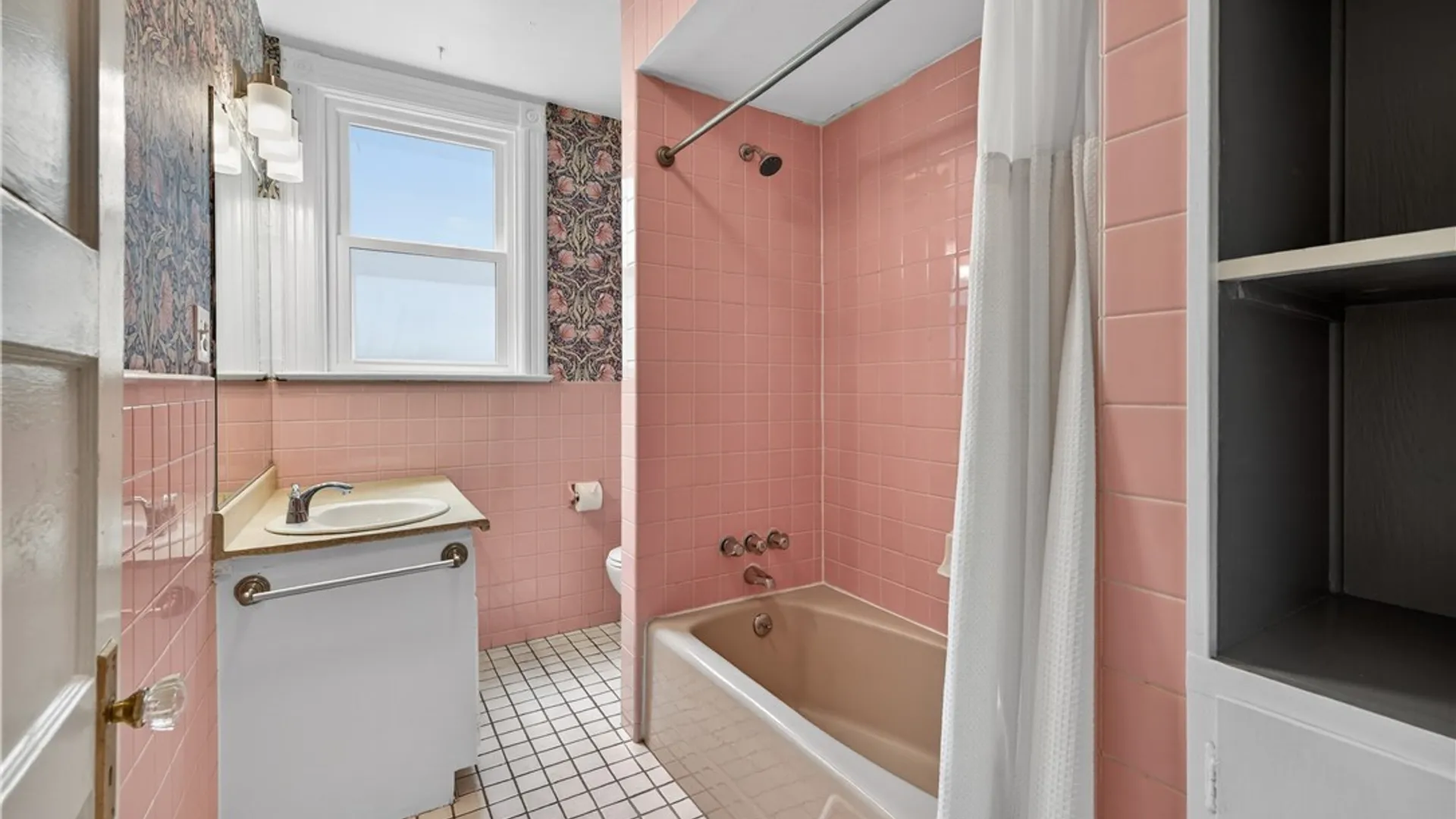 Property at 373 Woodward Avenue, Buffalo, NY 14214 32