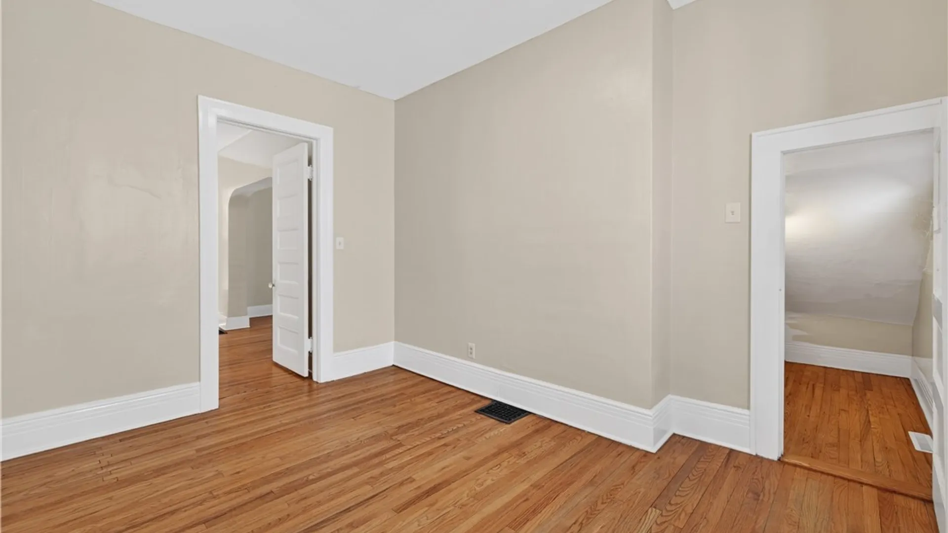Property at 373 Woodward Avenue, Buffalo, NY 14214 34
