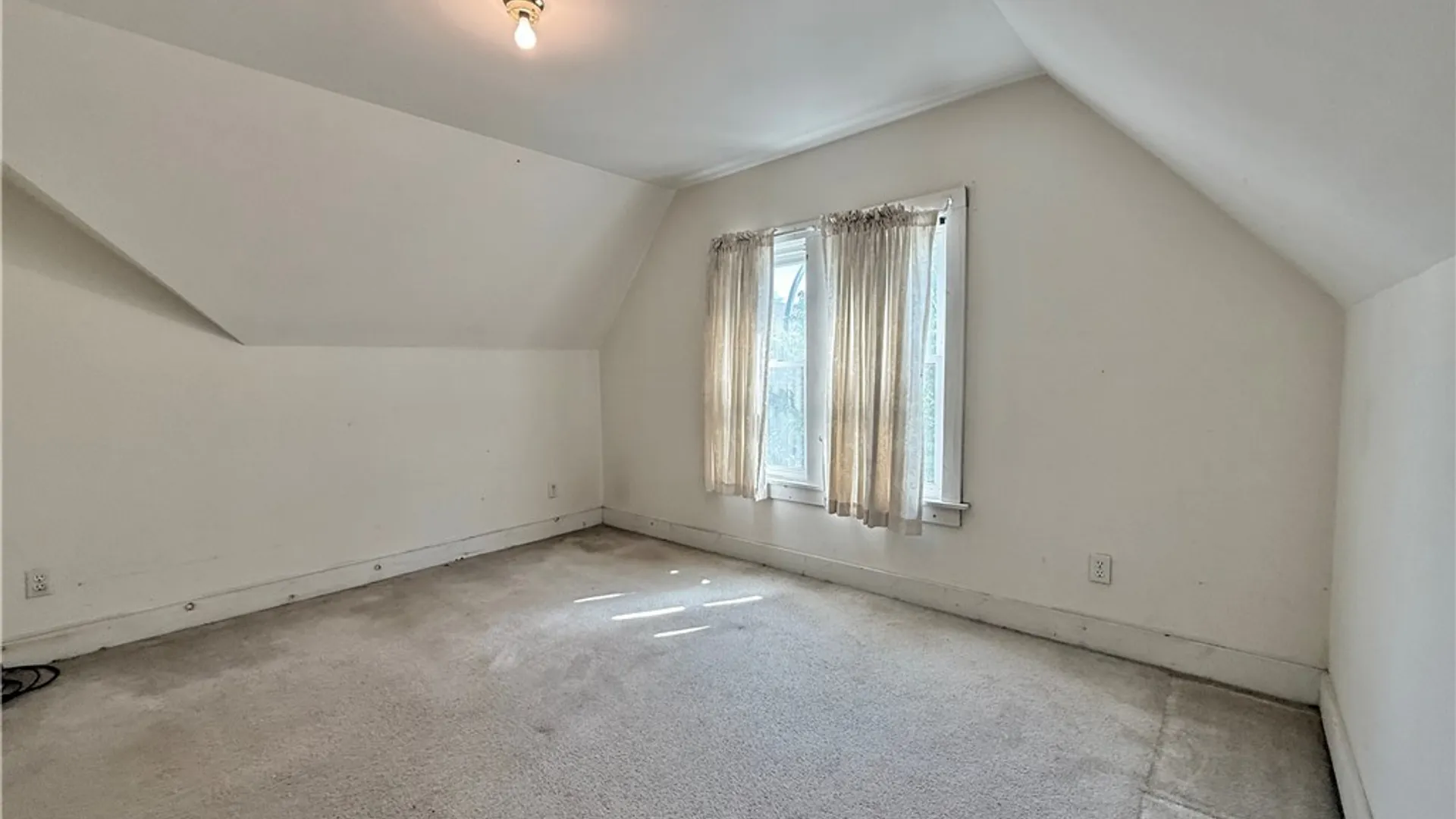 Property at 50 Abbottsford Place, Buffalo, NY 14213 21