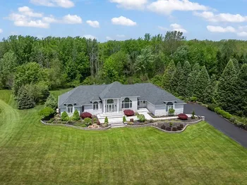 31 Stablegate Drive, Penfield, NY 14580