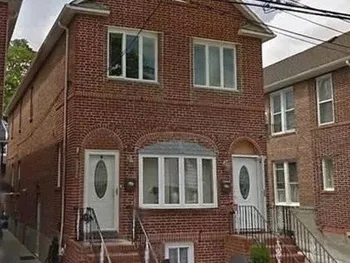 2944 164th St, Flushing, NY 11358