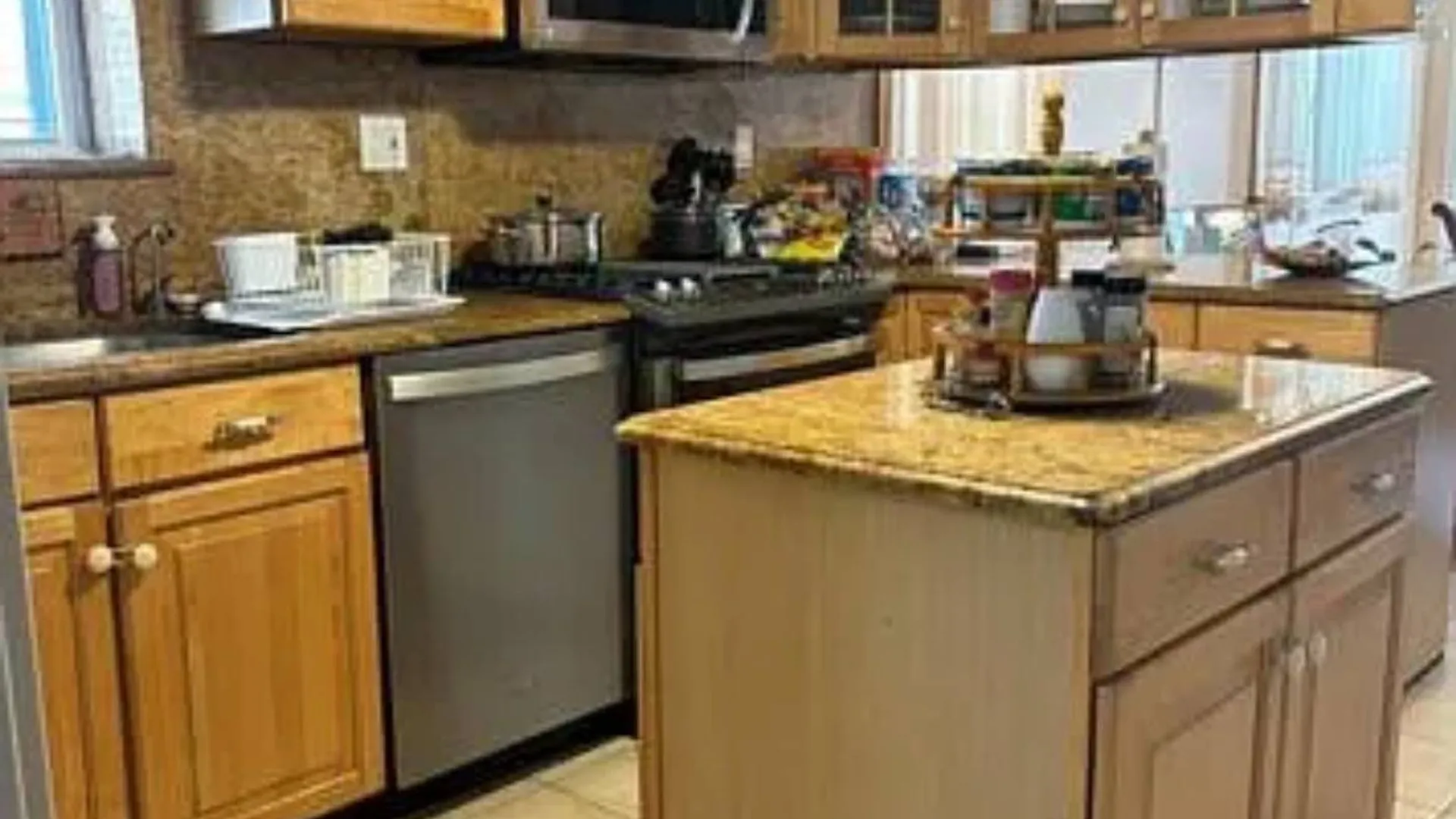 Property at 2944 164th St, Flushing, NY 11358 3