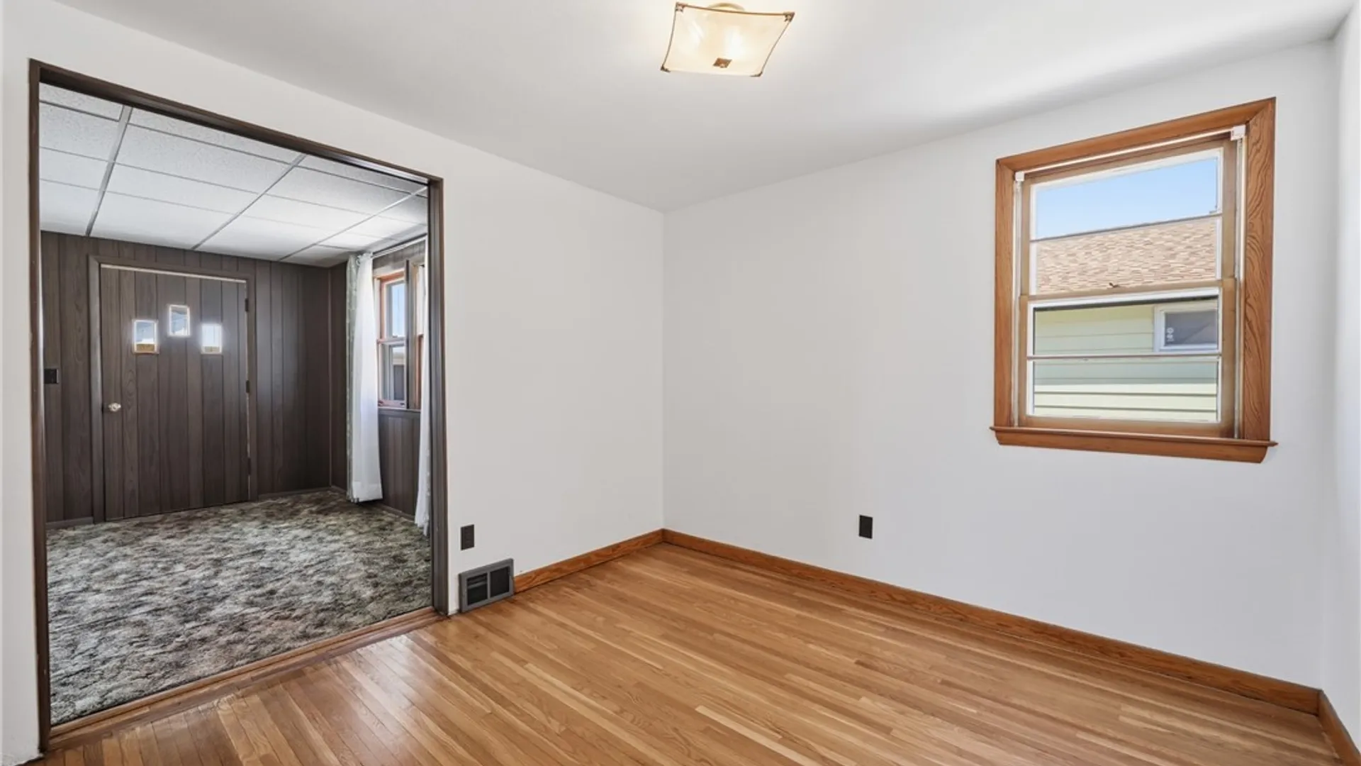 Property at 115 Cathedral Lane, Cheektowaga, NY 14225 18
