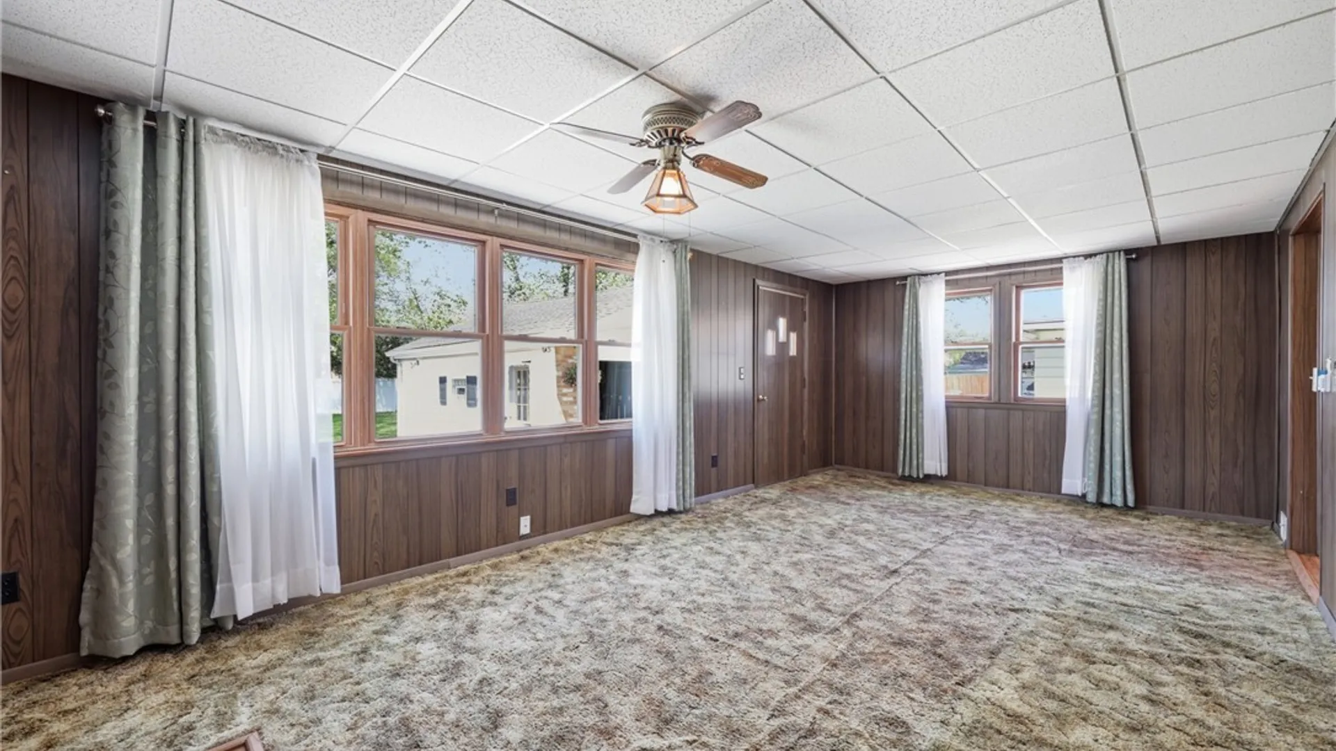 Property at 115 Cathedral Lane, Cheektowaga, NY 14225 19