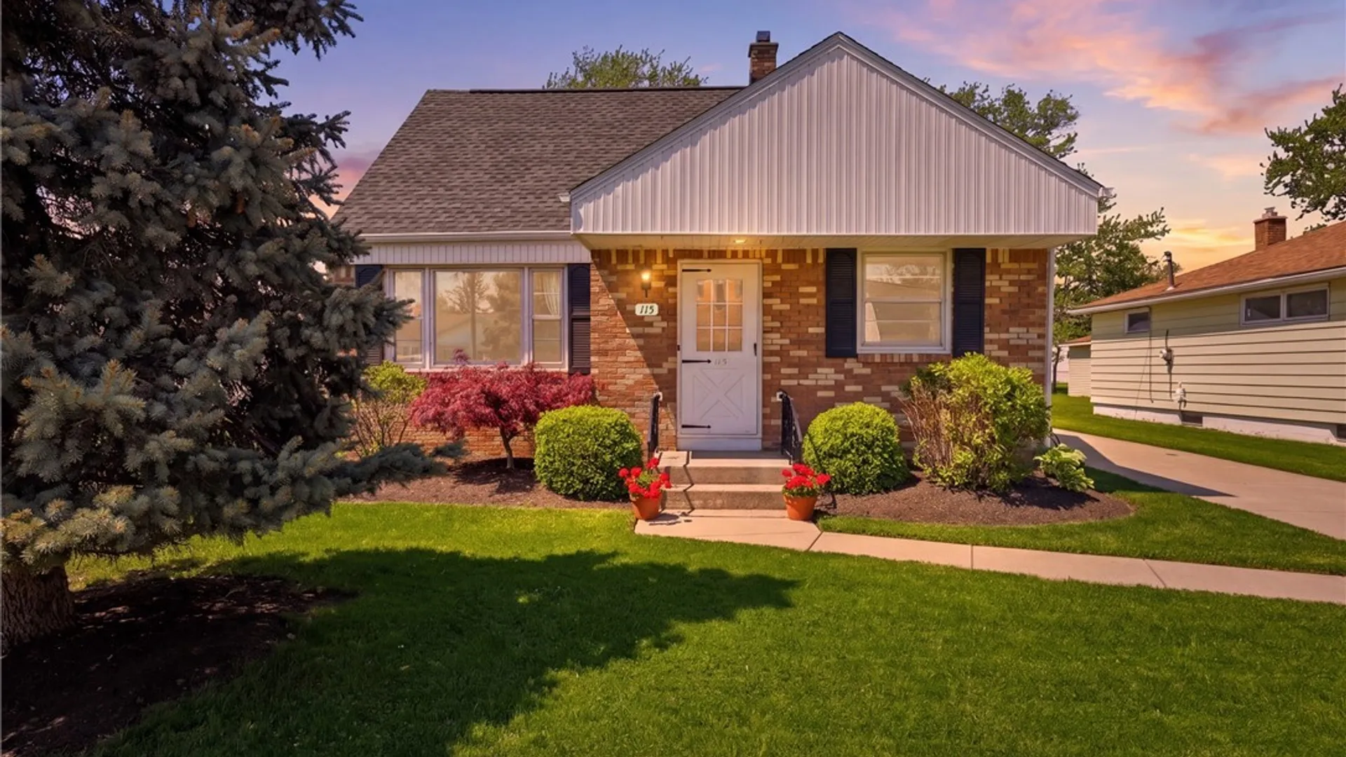 Property at 115 Cathedral Lane, Cheektowaga, NY 14225 2