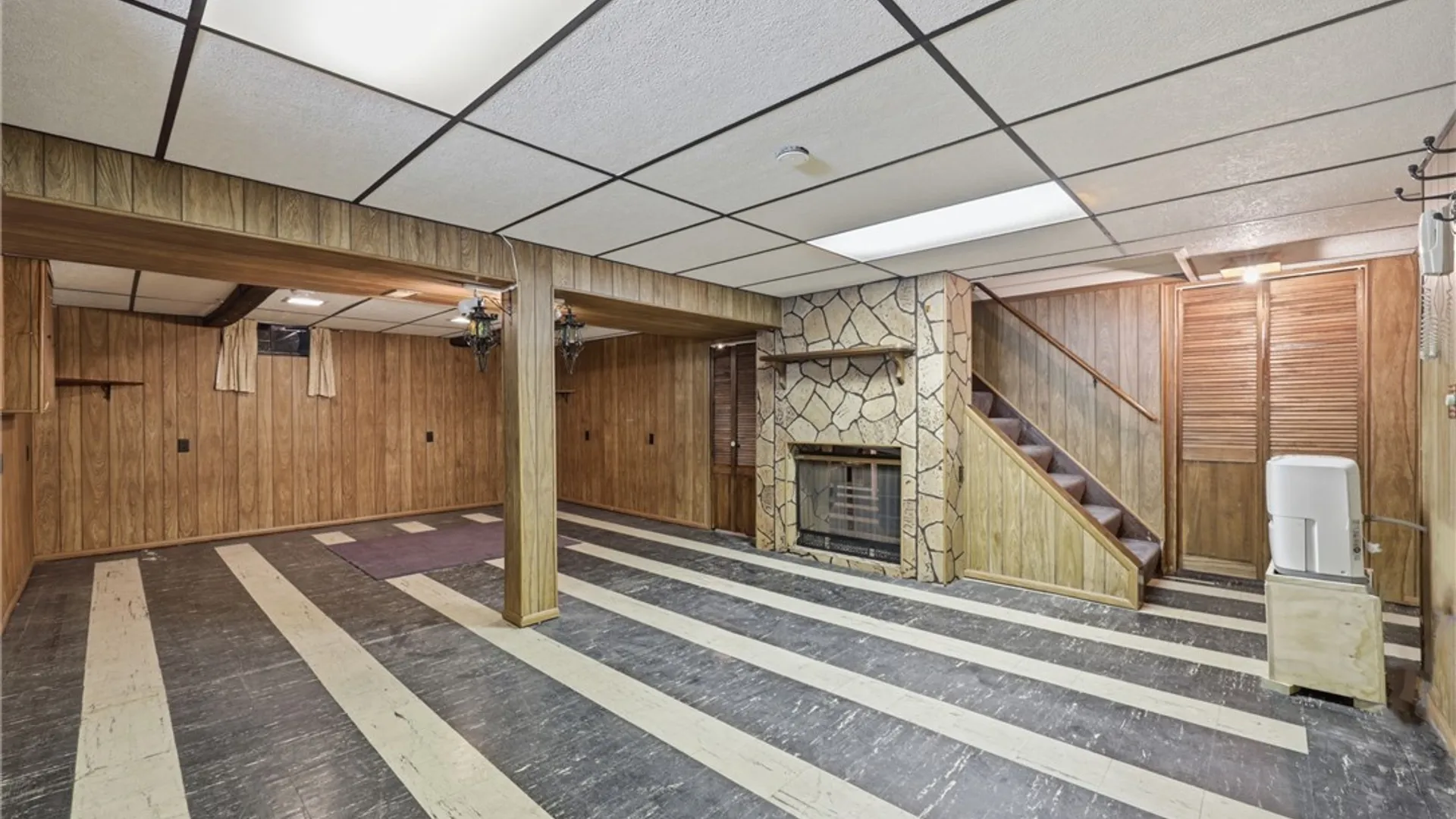 Property at 115 Cathedral Lane, Cheektowaga, NY 14225 36