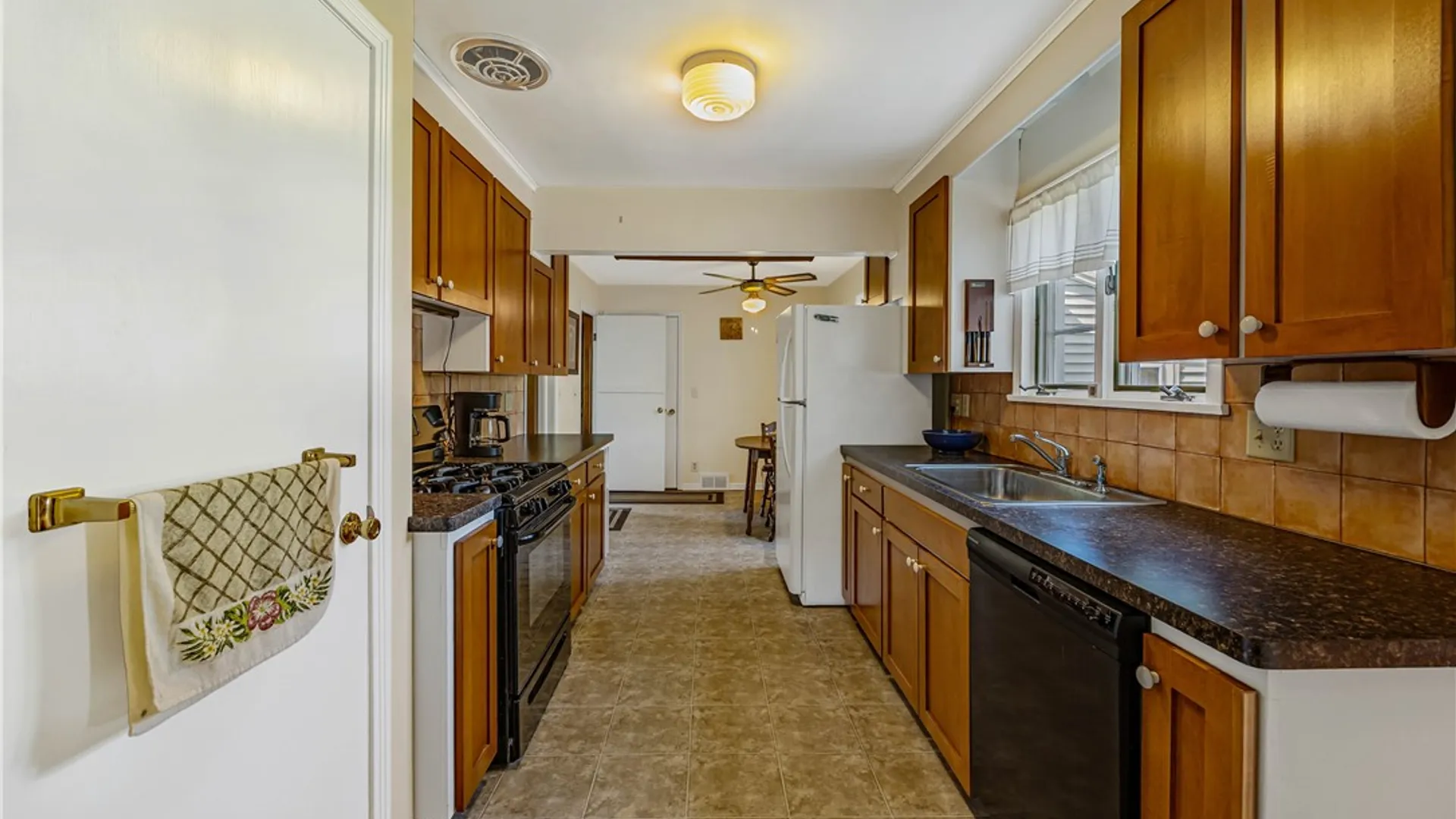 Property at 16 Hawley Drive, Webster, NY 14580 15