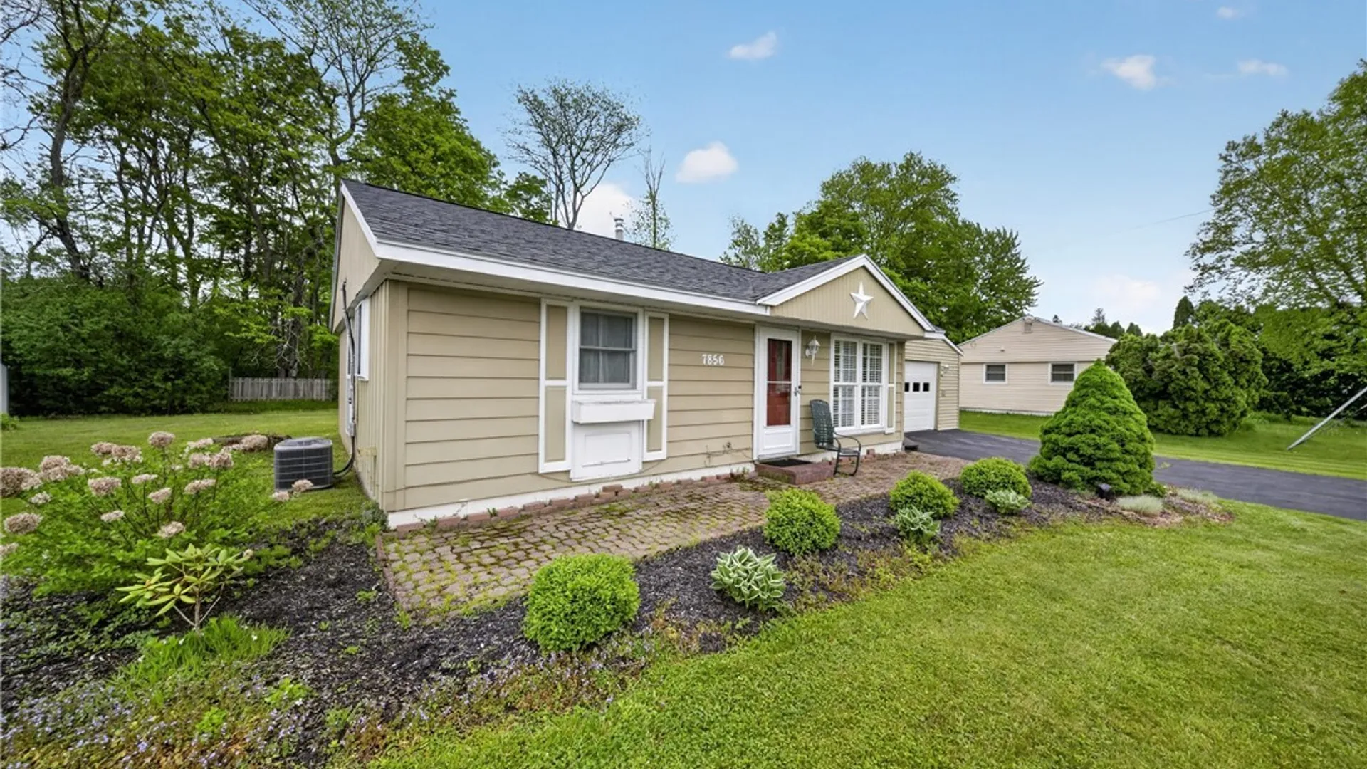 Property at 7856 Orion Path, Clay, NY 13090 4