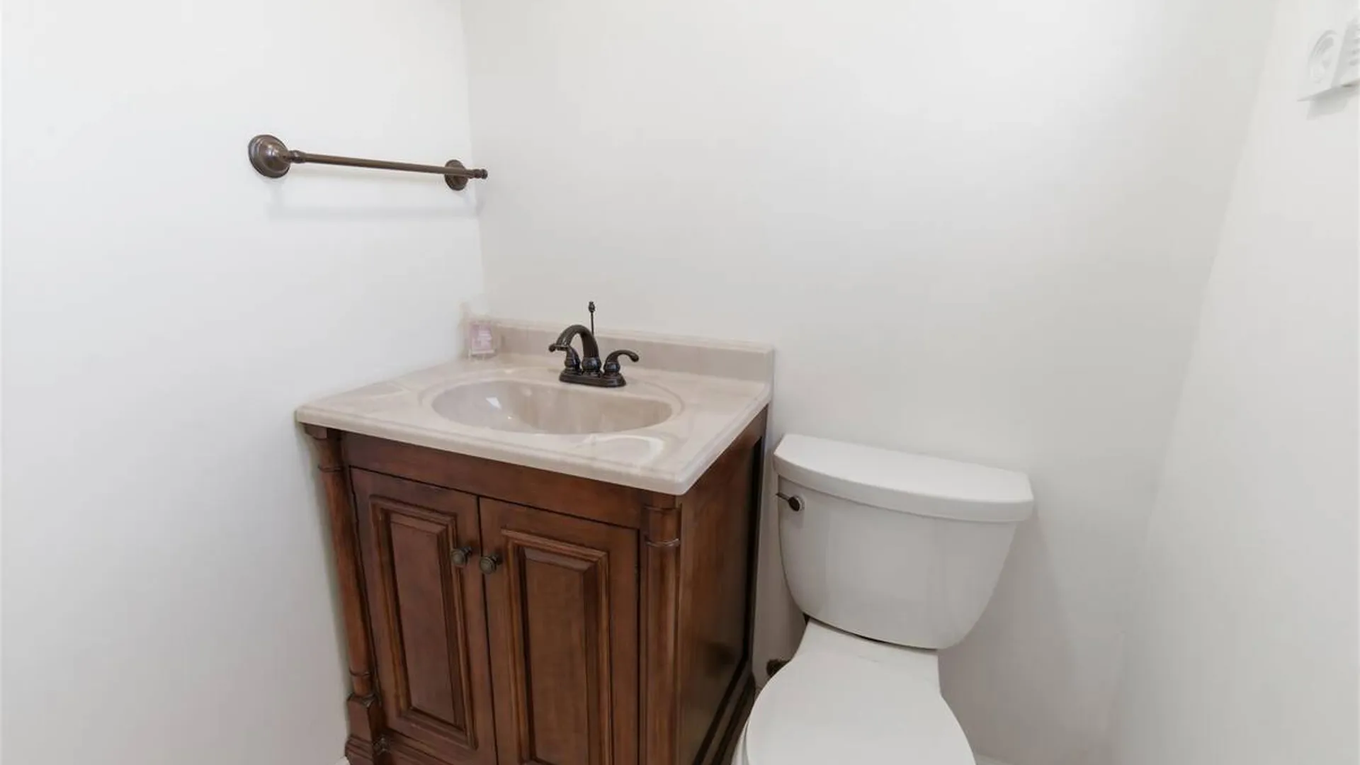 Property at 3 Rocket Court, Selden, NY 11784 16