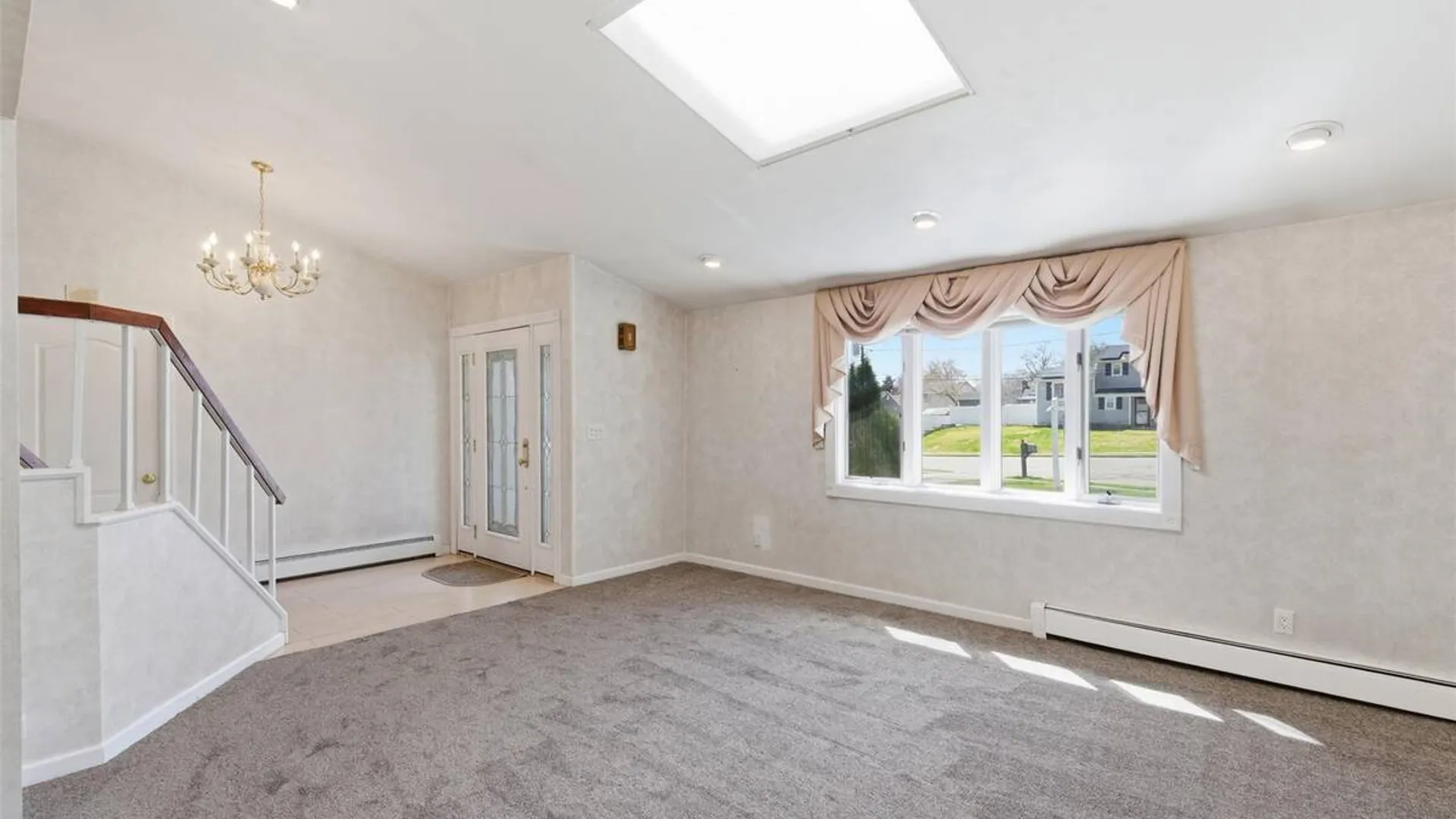 Property at 3 Rocket Court, Selden, NY 11784 5