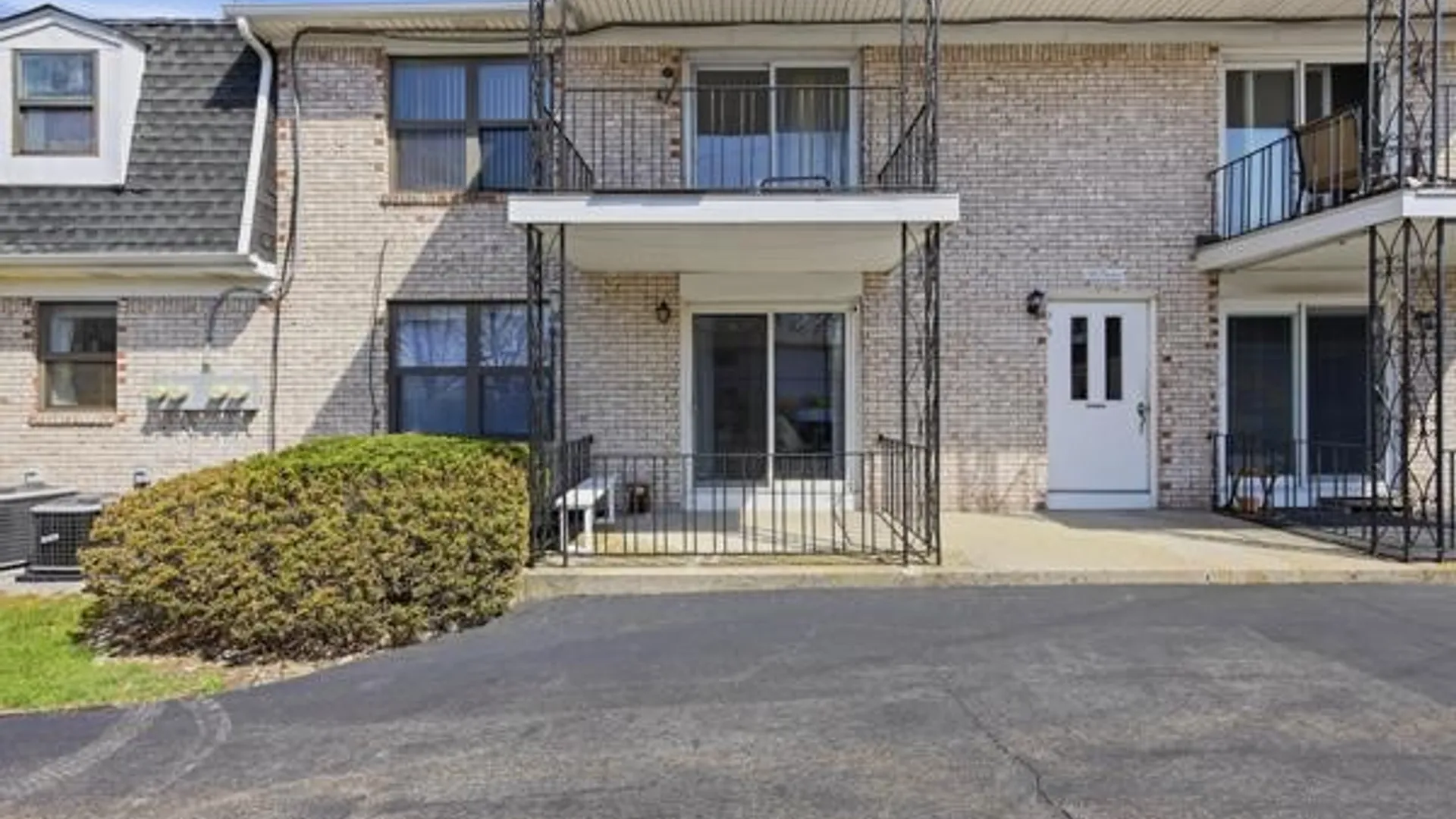 Property at 136 Denrose Drive, Amherst, NY 14228 32