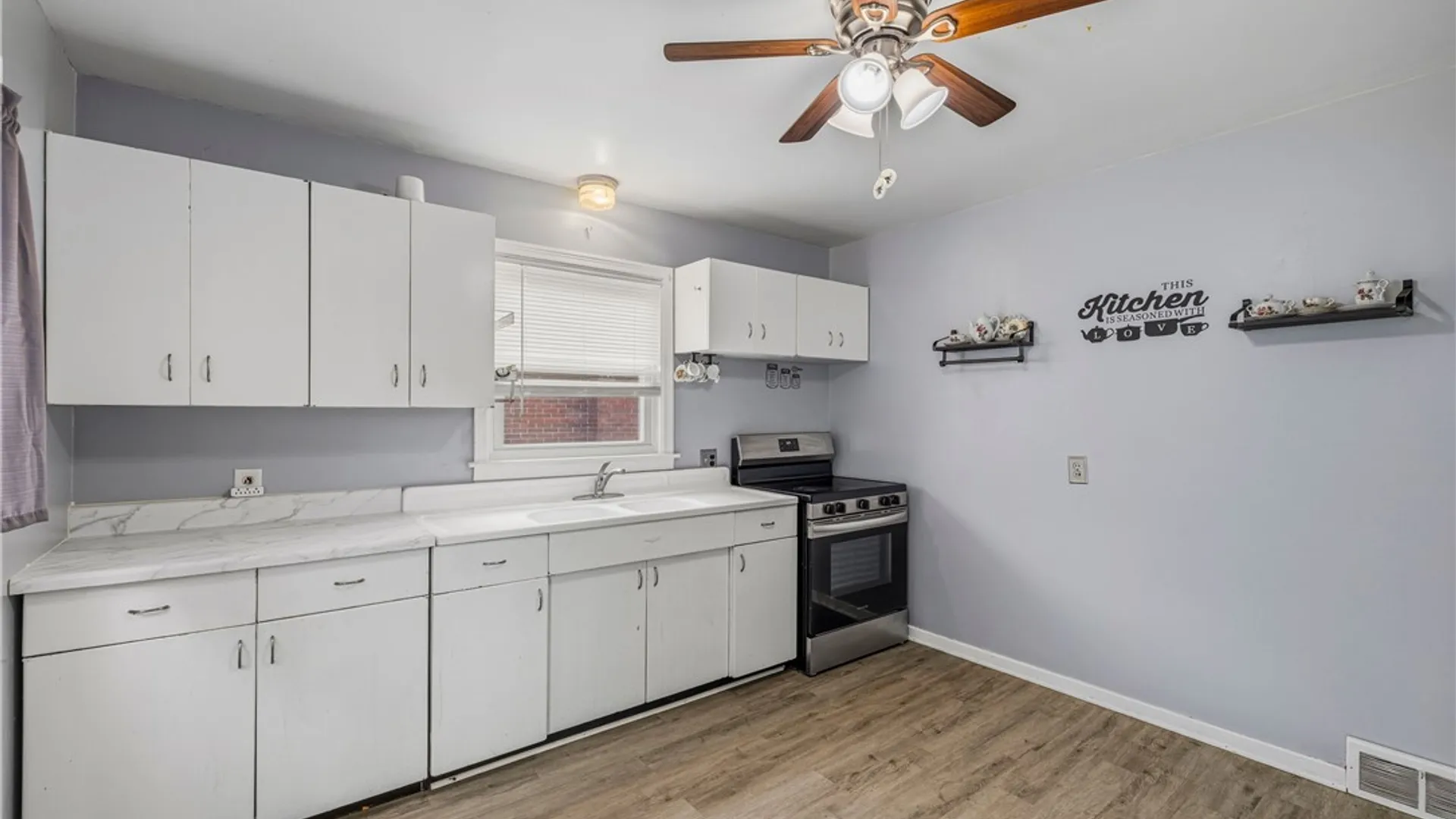 Property at 237 75th Street, Niagara Falls, NY 14304 2