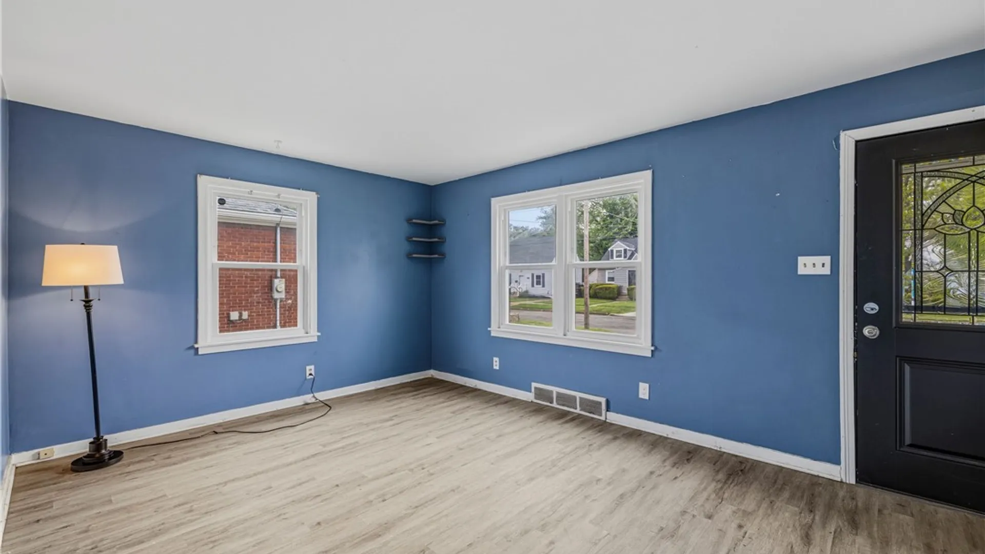 Property at 237 75th Street, Niagara Falls, NY 14304 4